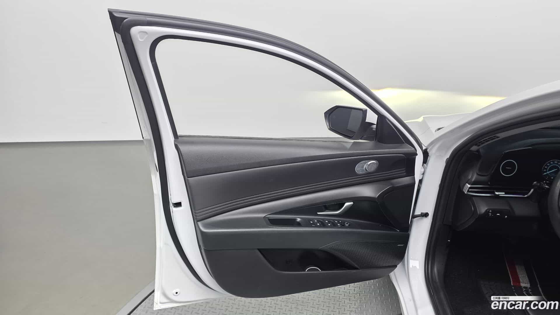 AVANTE Hyundai 2020.11-INNER-034