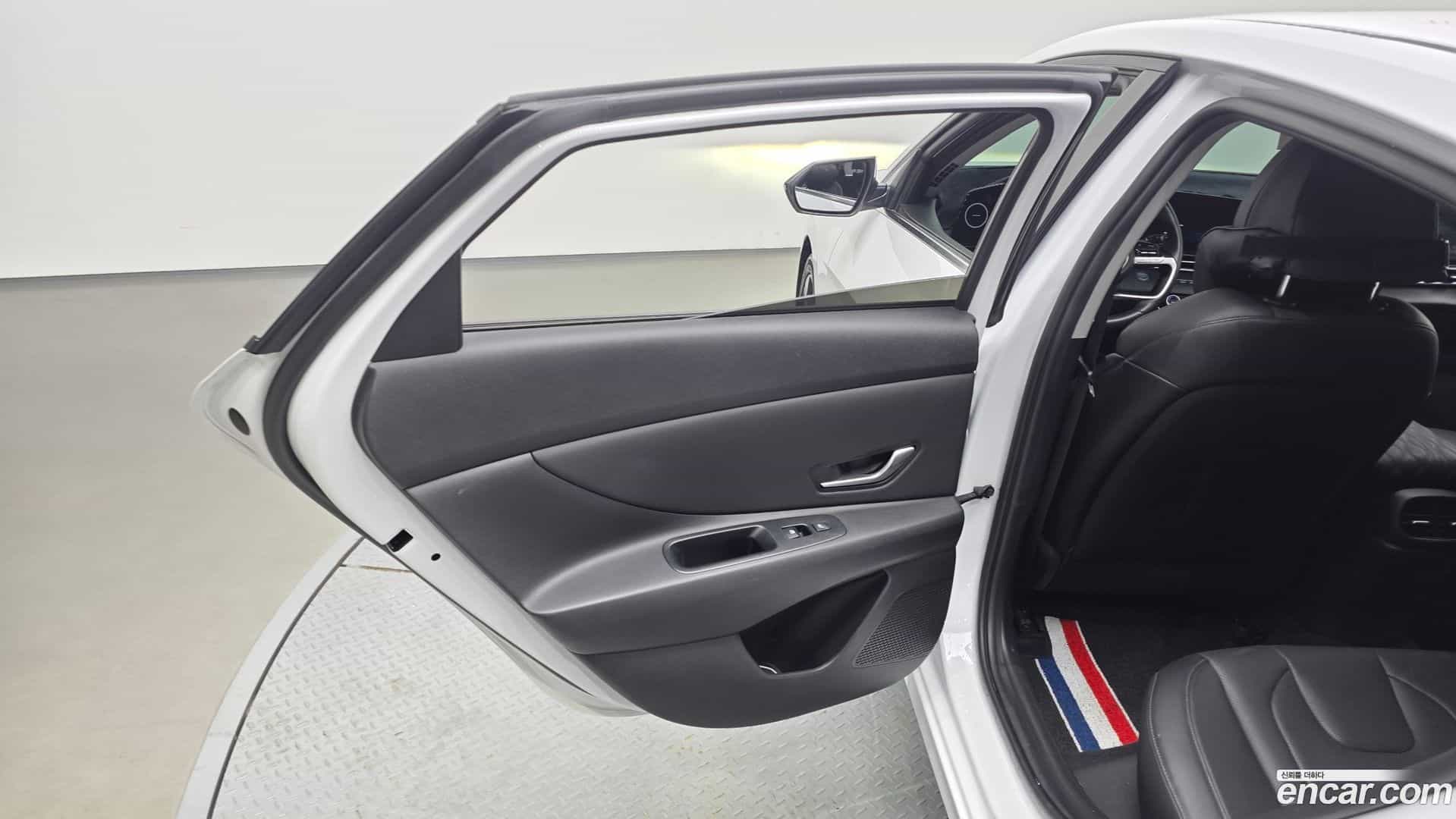 AVANTE Hyundai 2020.11-INNER-035