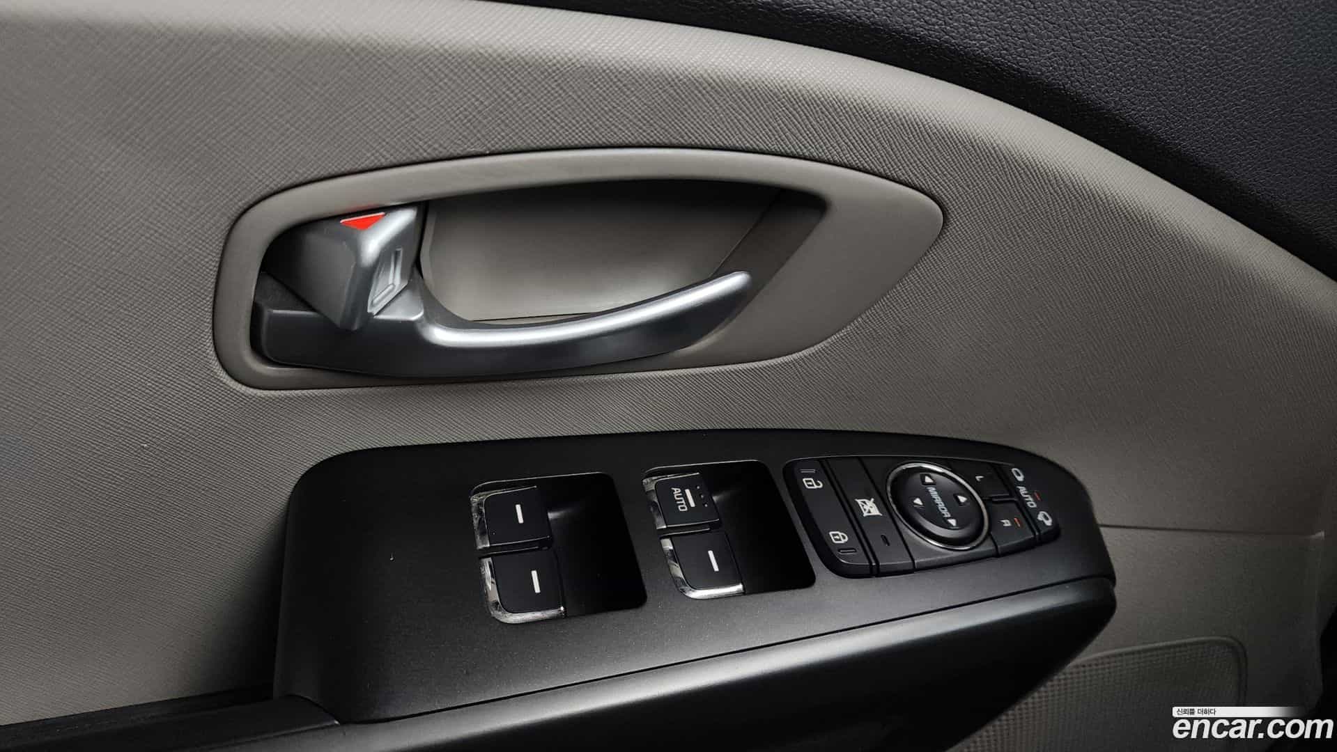 Canival Kia 2015.6-OPTION-024
