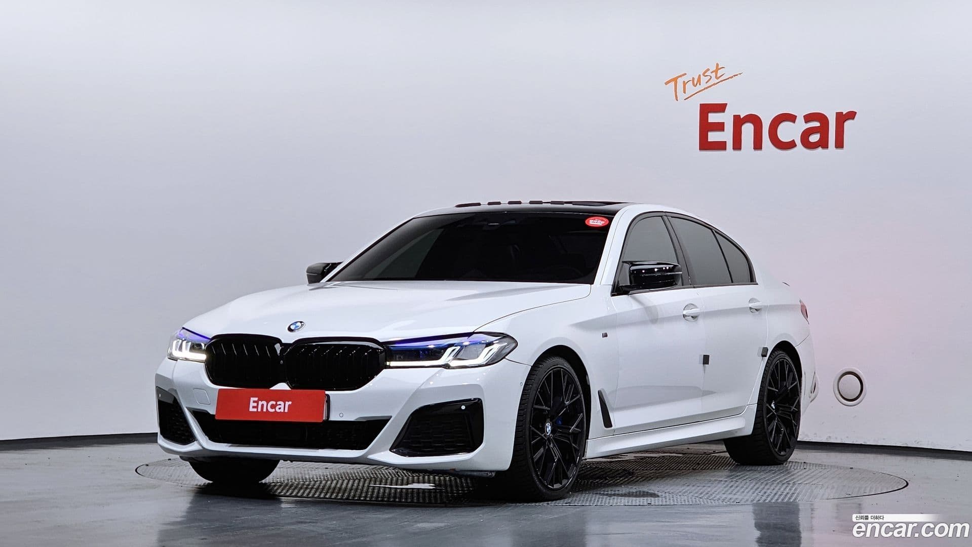 Main__Slider__Photo:5-Series BMW 2019.6-0