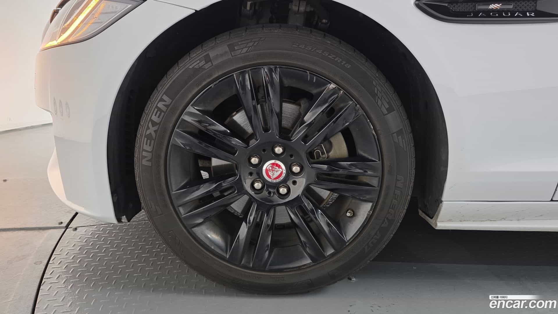 XF Jaguar 2020.11-OUTER-005