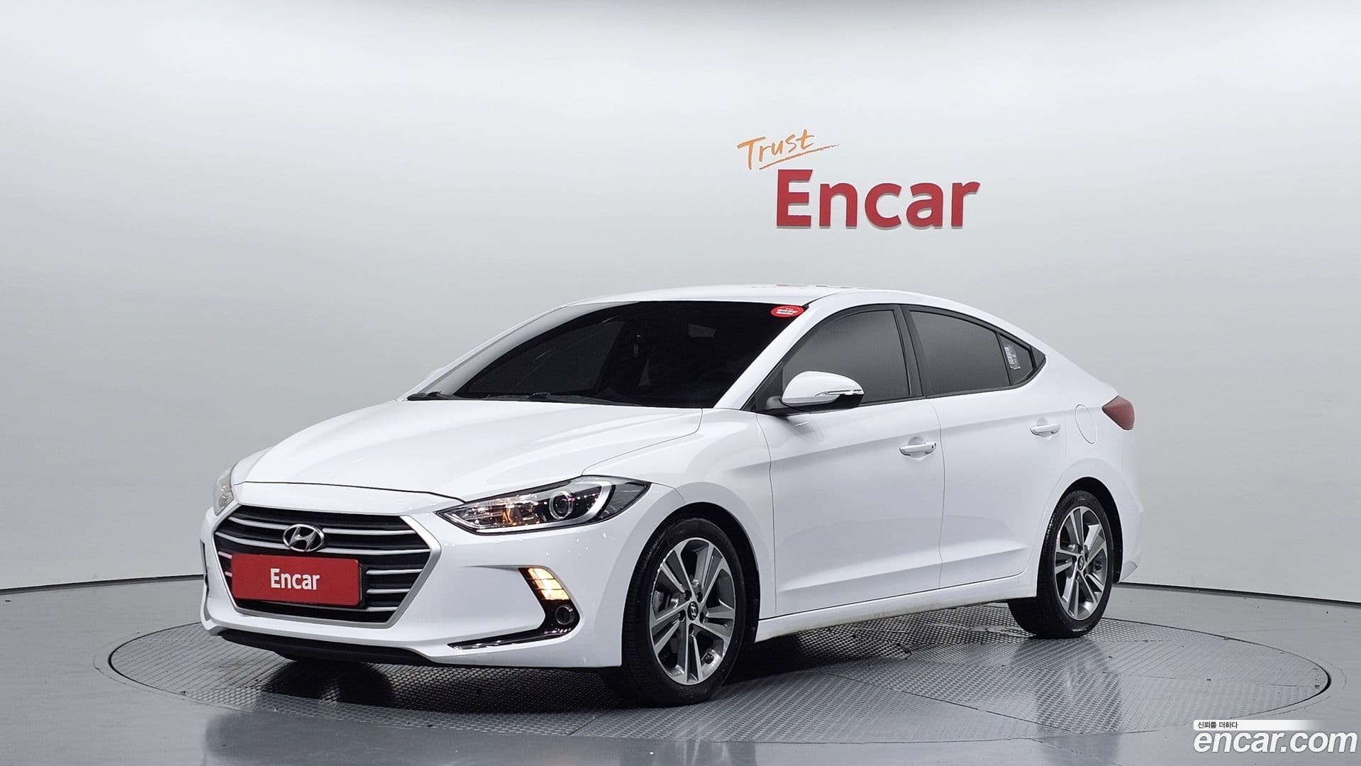 Main__Slider__Photo:AVANTE Hyundai 2018.1-0