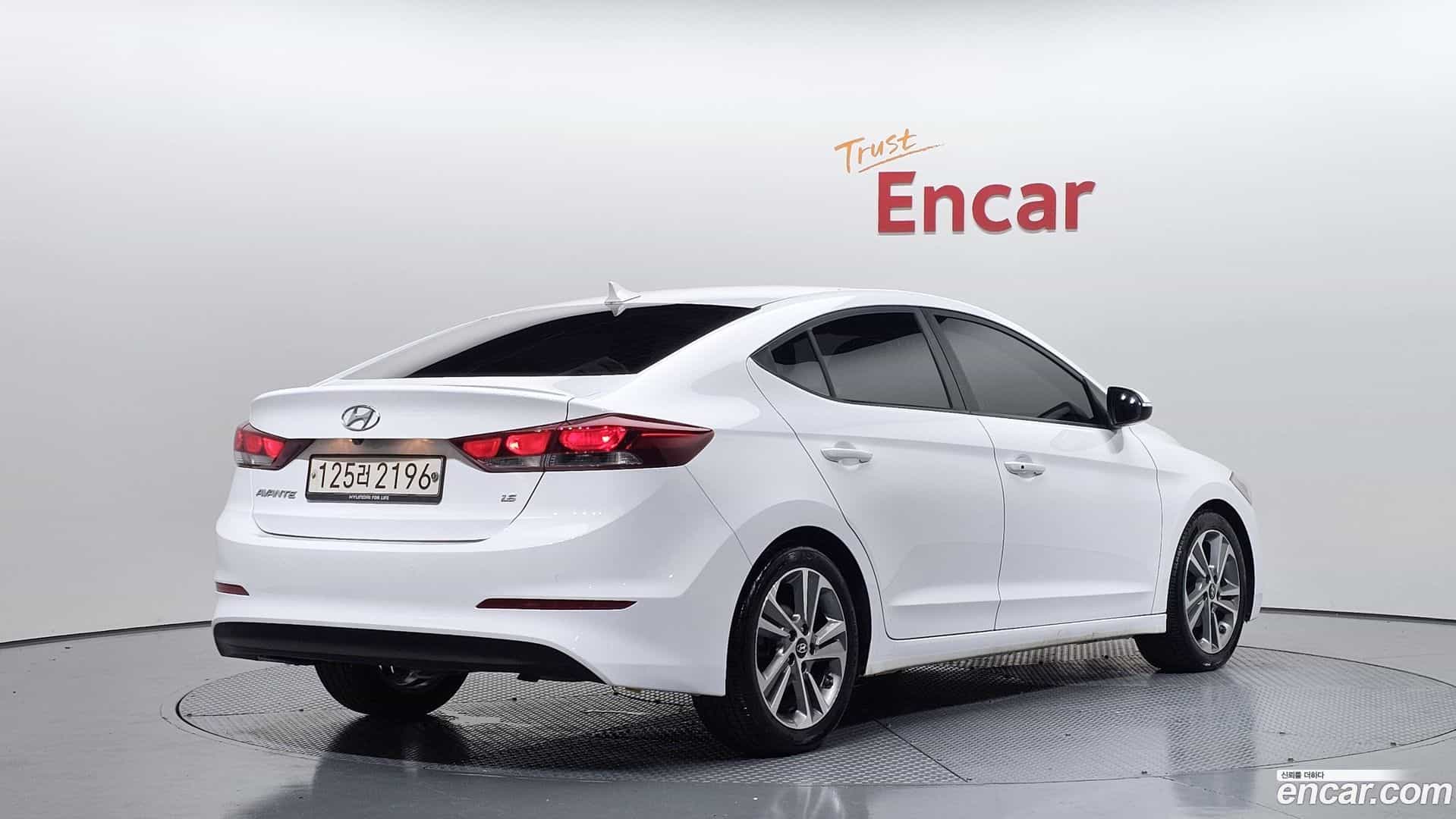 AVANTE Hyundai 2018.1-OUTER-002
