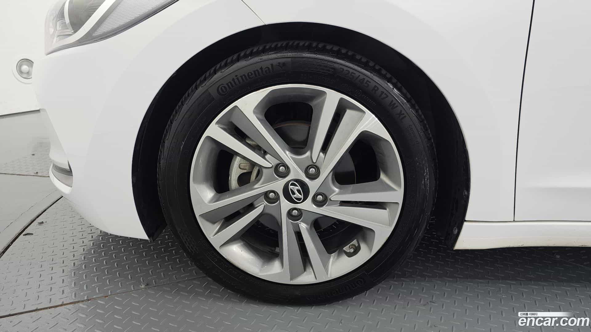 AVANTE Hyundai 2018.1-OUTER-005
