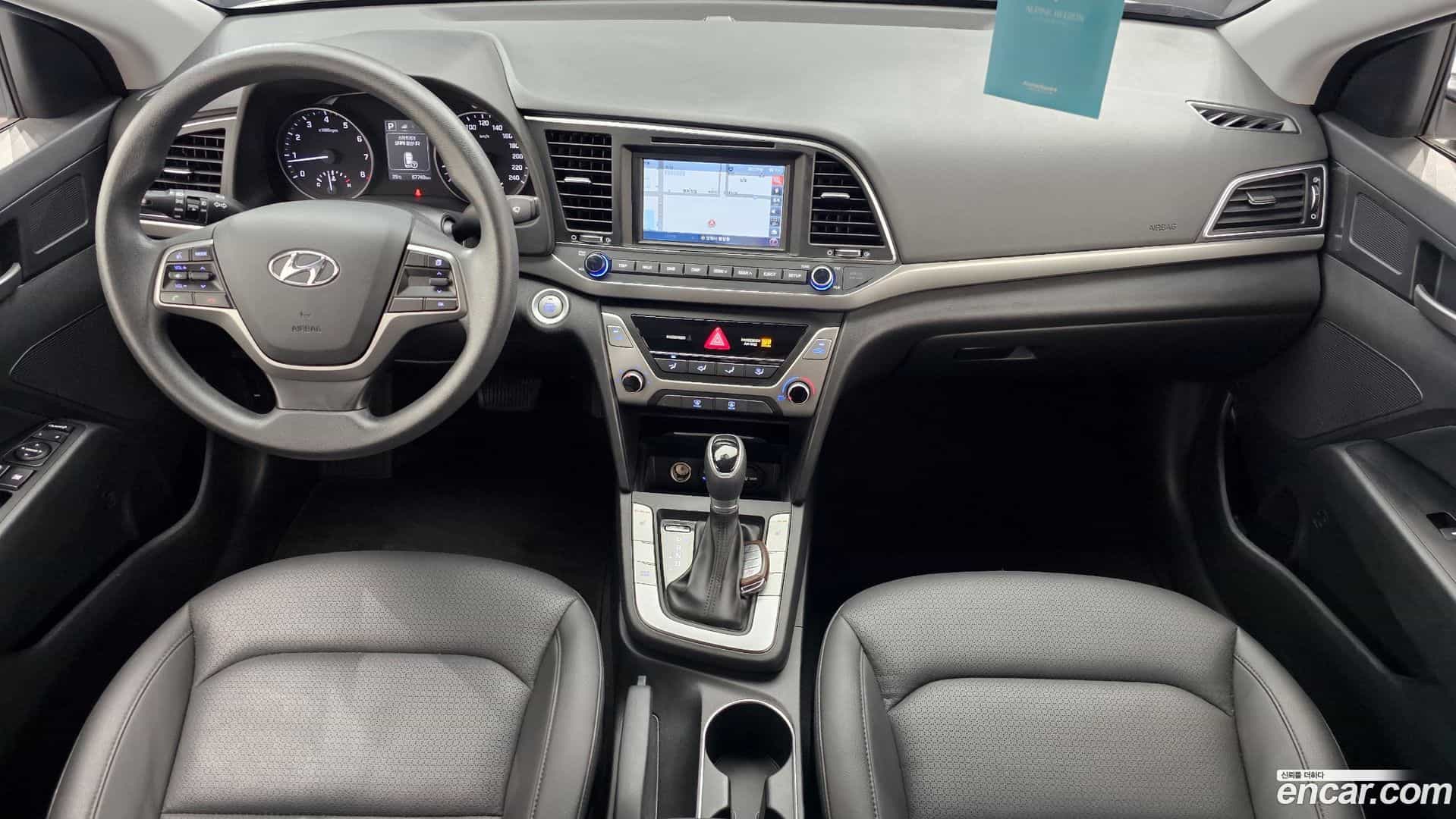 AVANTE Hyundai 2018.1-INNER-007