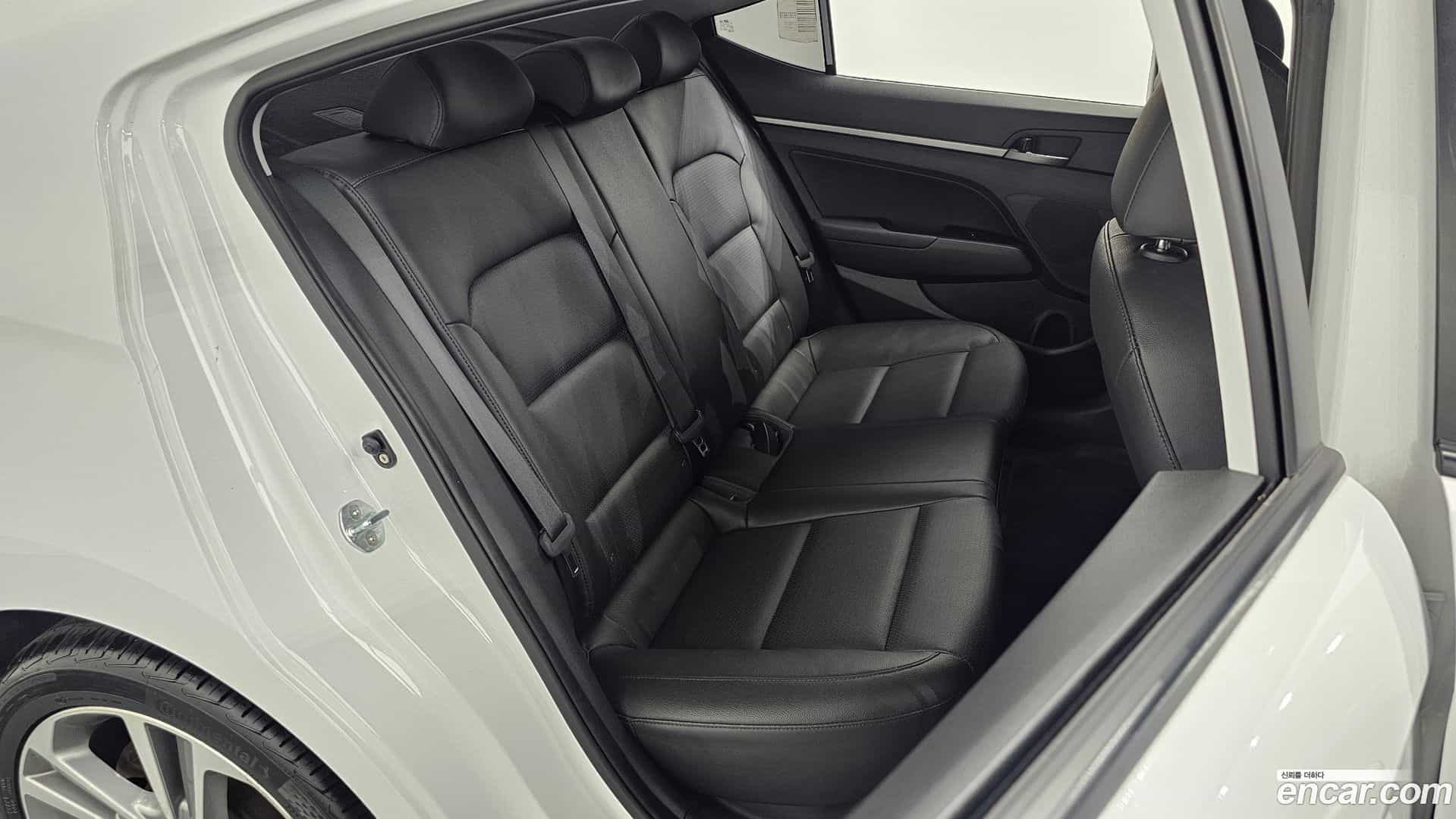 AVANTE Hyundai 2018.1-OPTION-015