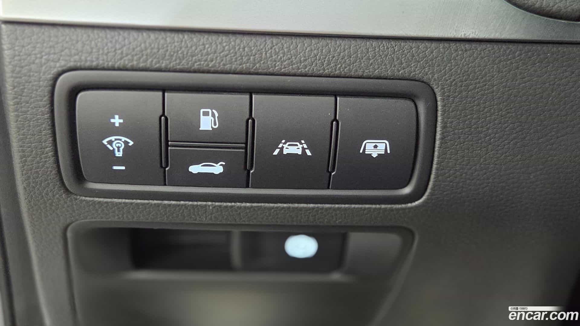 Genesis Hyundai 2015.2-OPTION-016