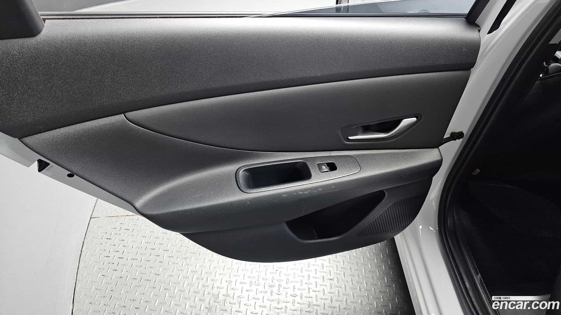 AVANTE Hyundai 2022.5-INNER-035