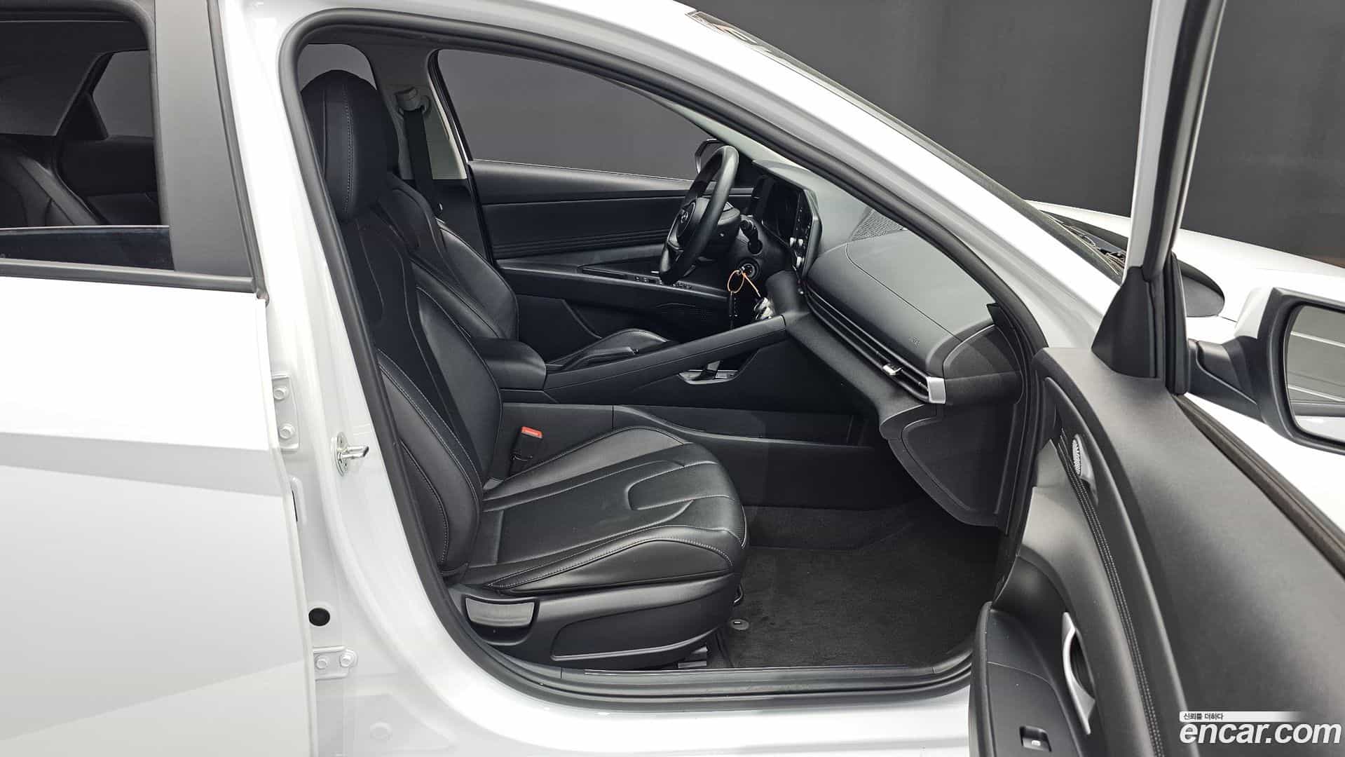 AVANTE Hyundai 2022.5-INNER-036