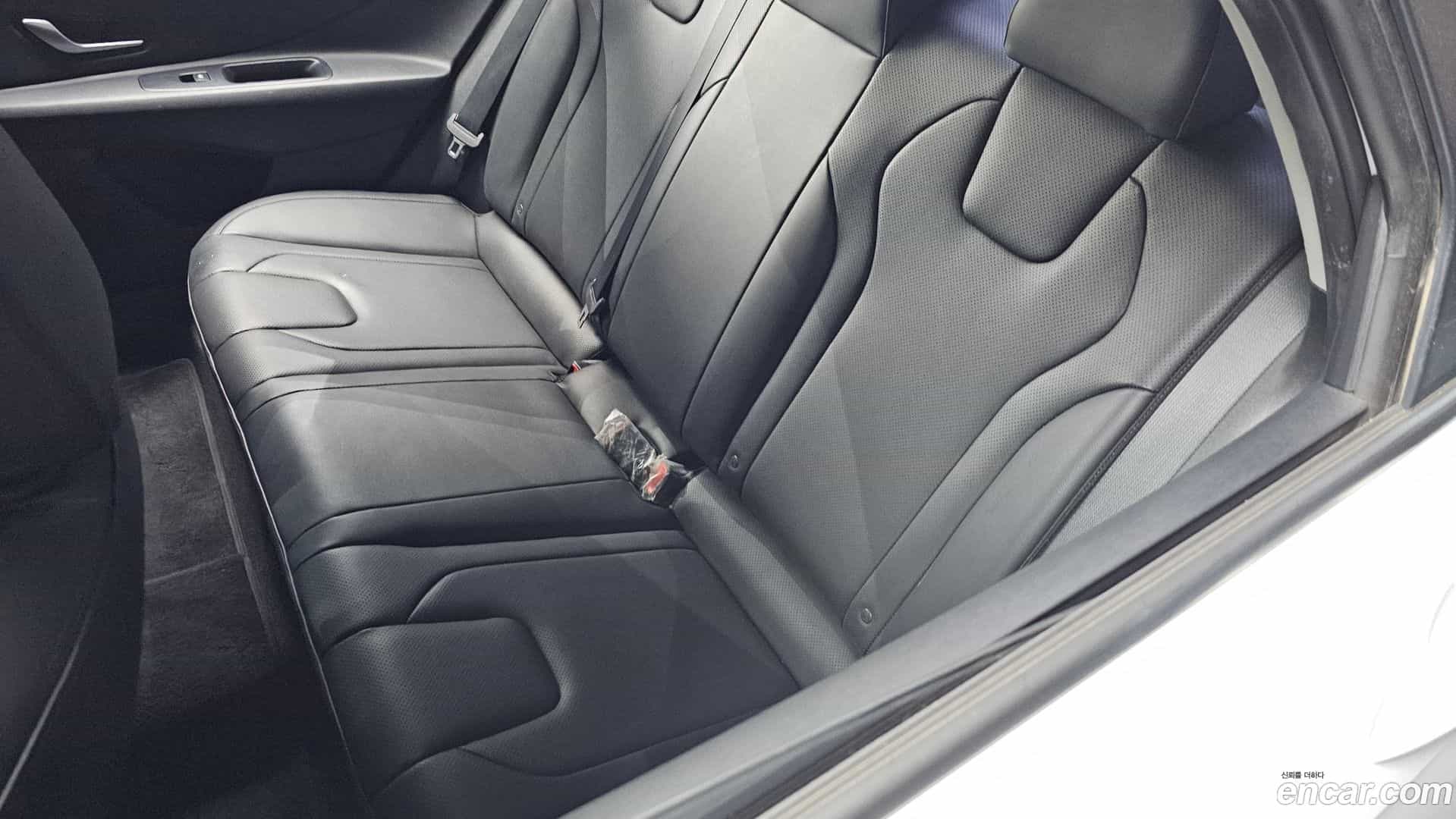 AVANTE Hyundai 2022.5-OPTION-042