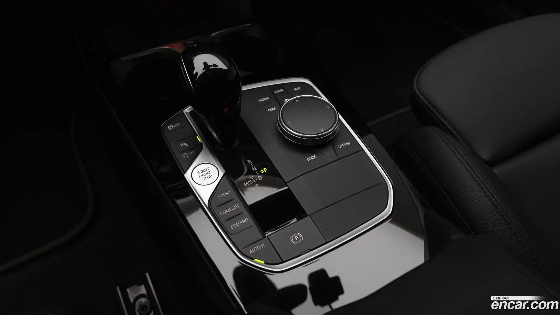 2-Series BMW 2022.10-INNER-009