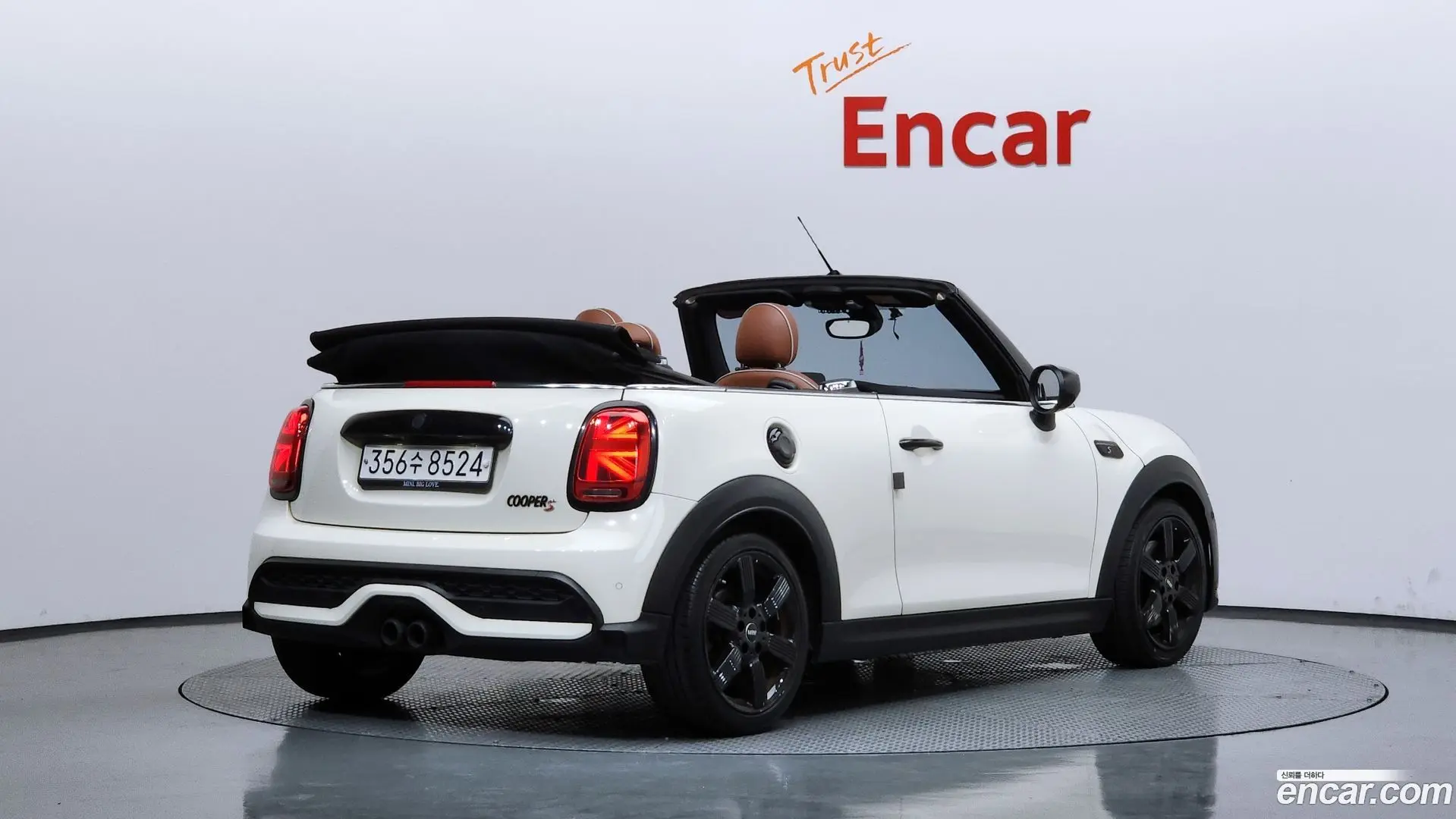 Main__Slider__Photo:Cooper Convertible Mini 2022.3-1