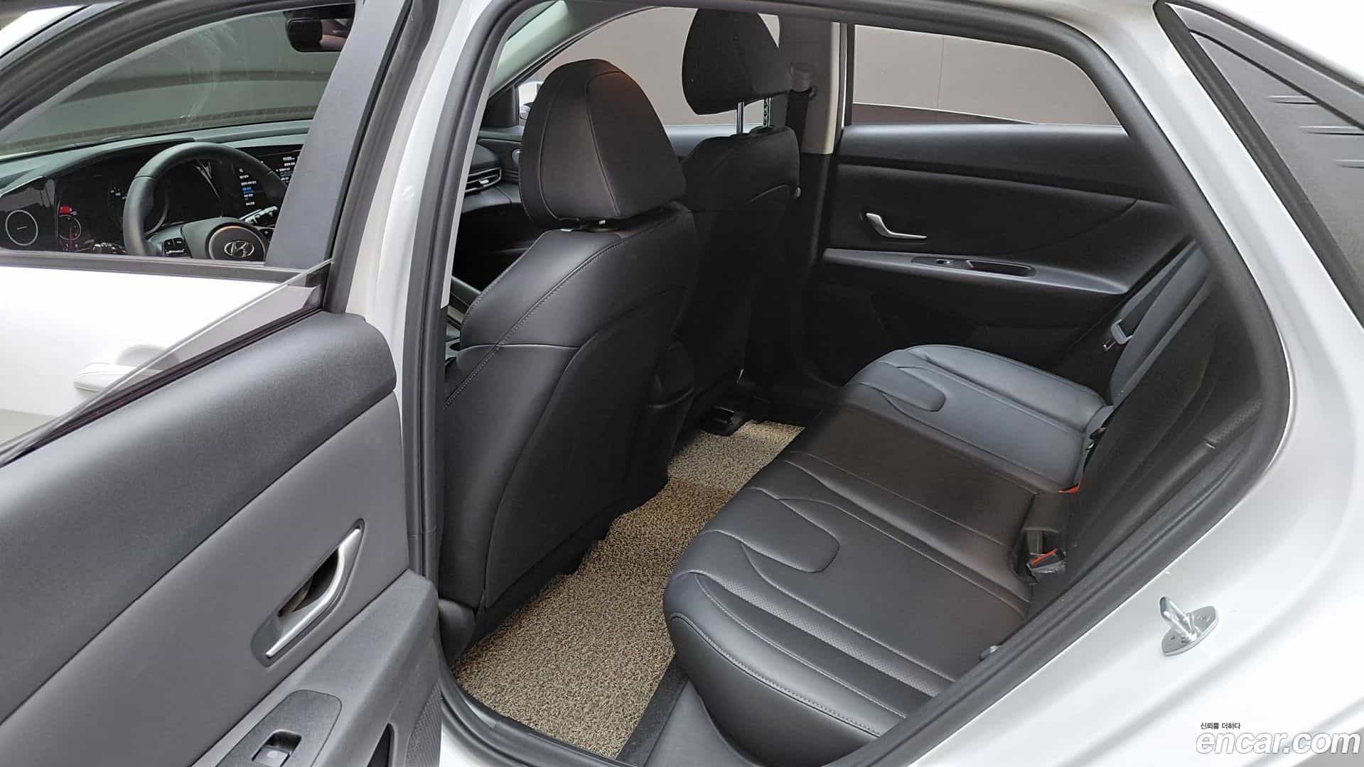 AVANTE Hyundai 2022.5-OPTION-016