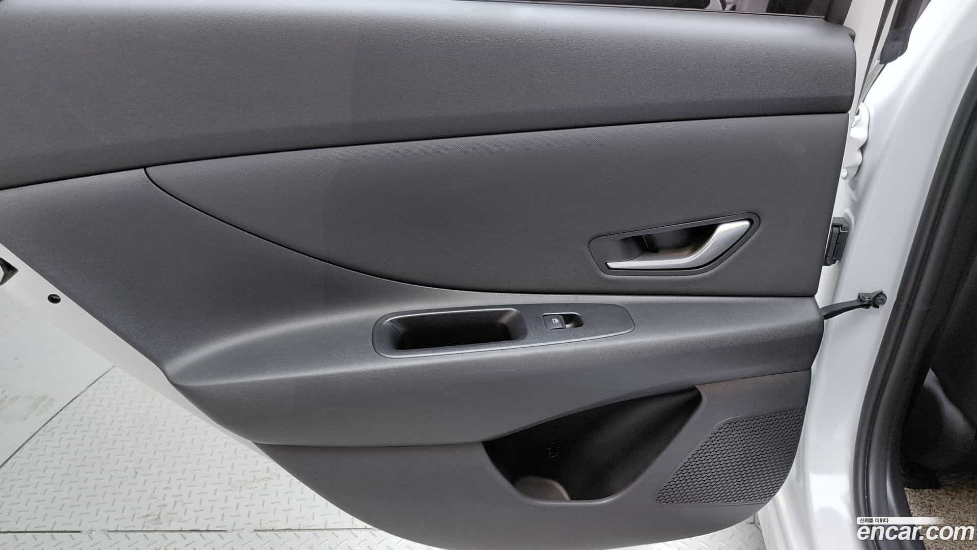 AVANTE Hyundai 2022.5-INNER-035