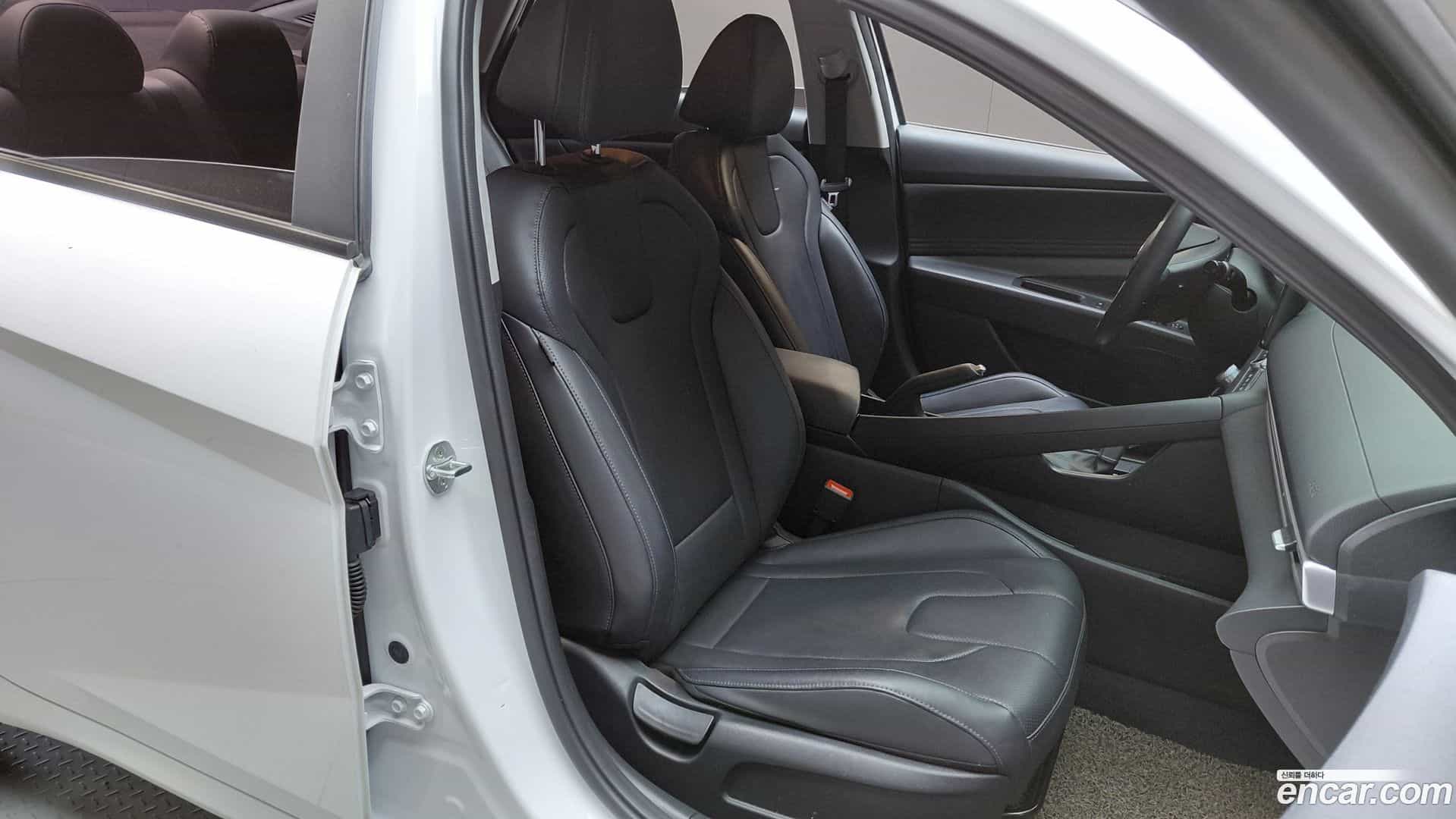 AVANTE Hyundai 2022.5-INNER-036