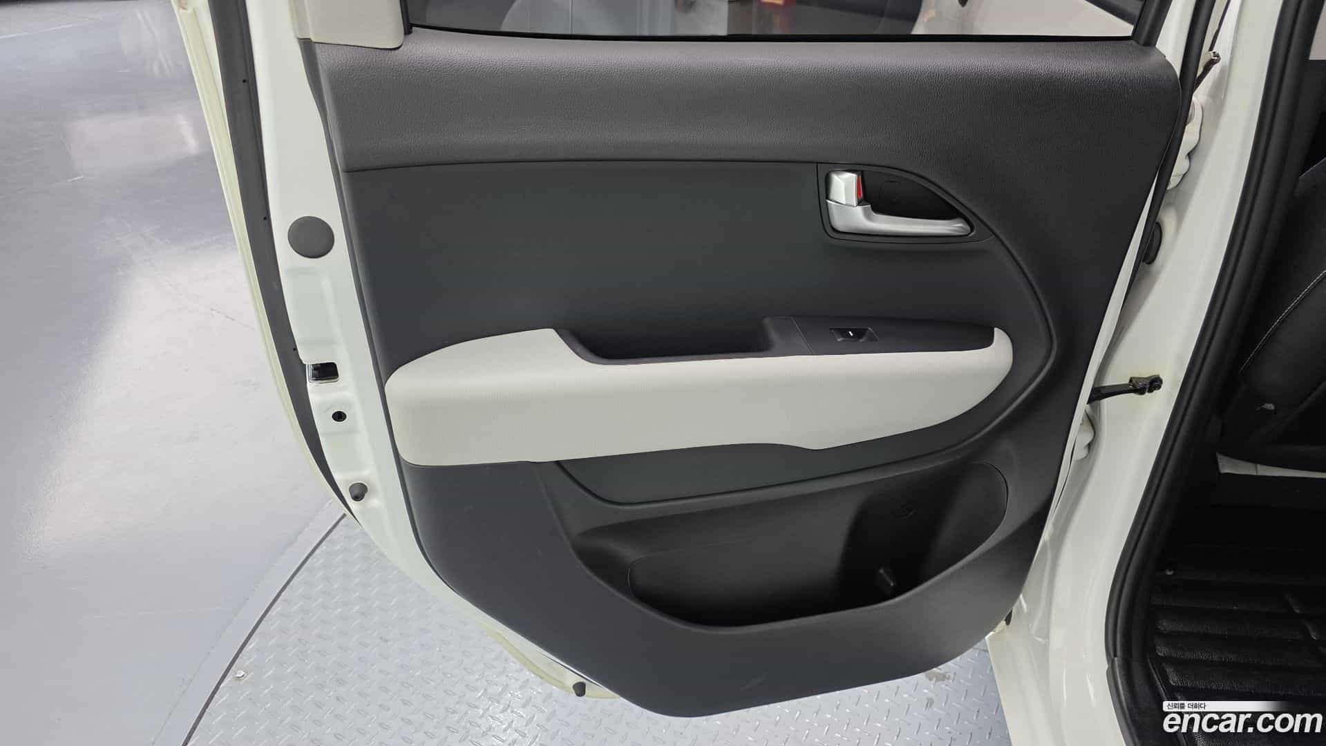 RAY Kia 2023.2-INNER-035