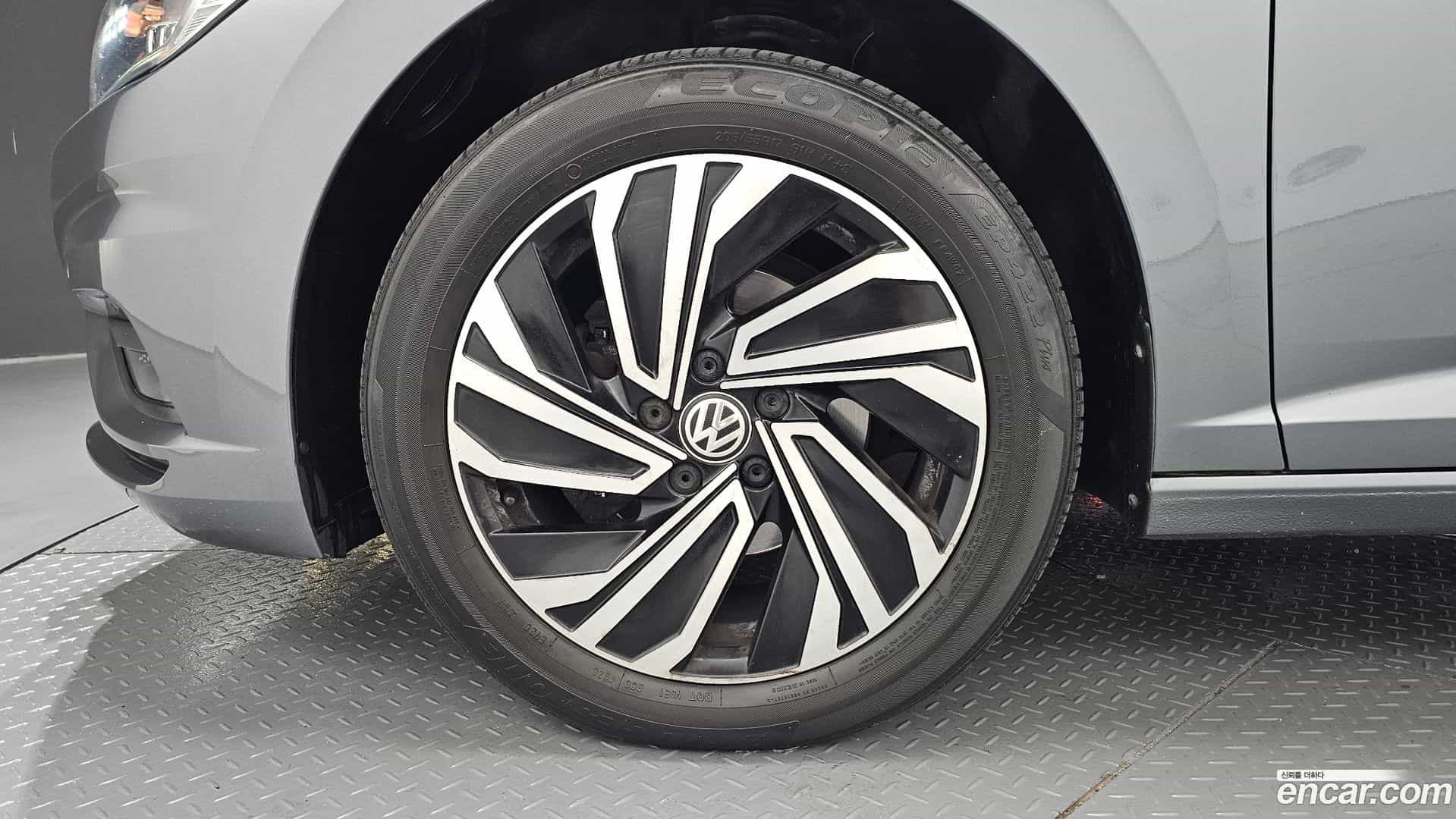 Jetta Volkswagen 2021.1-OUTER-005