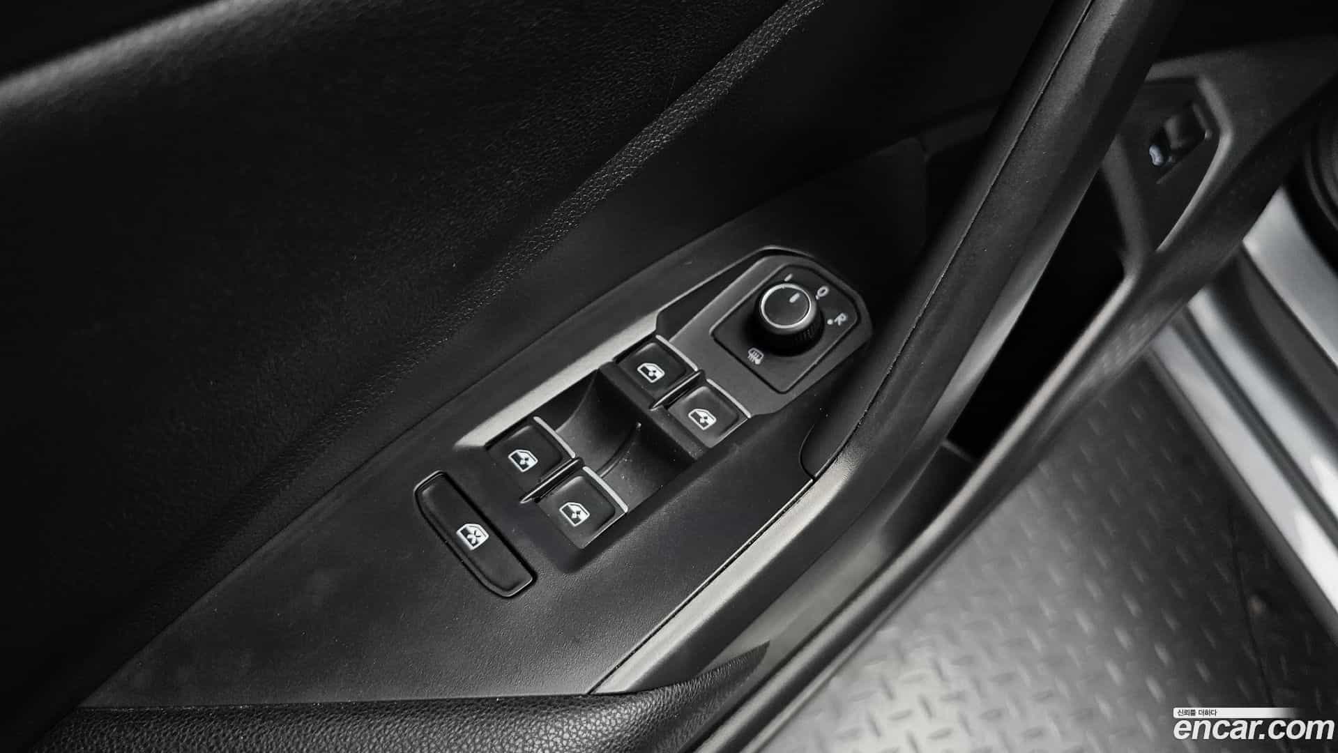 Jetta Volkswagen 2021.1-OPTION-042