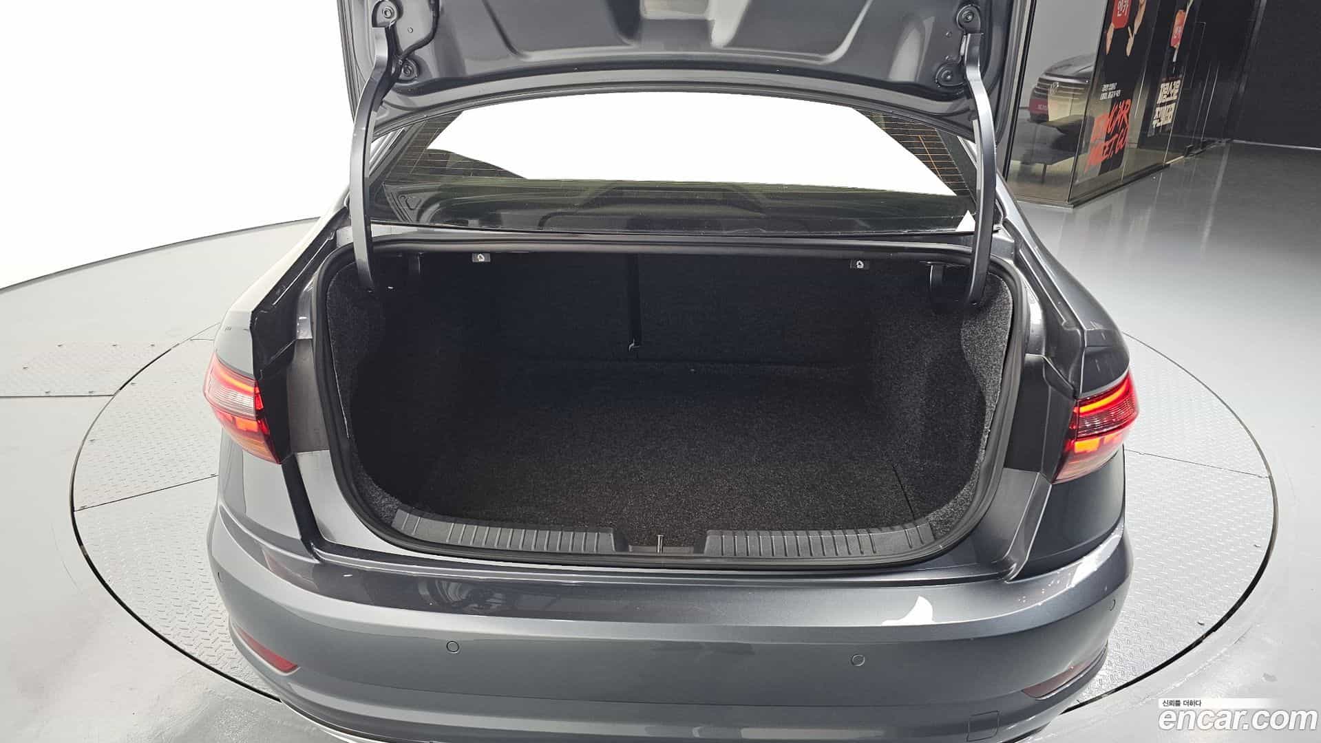 Jetta Volkswagen 2021.1-OPTION-043