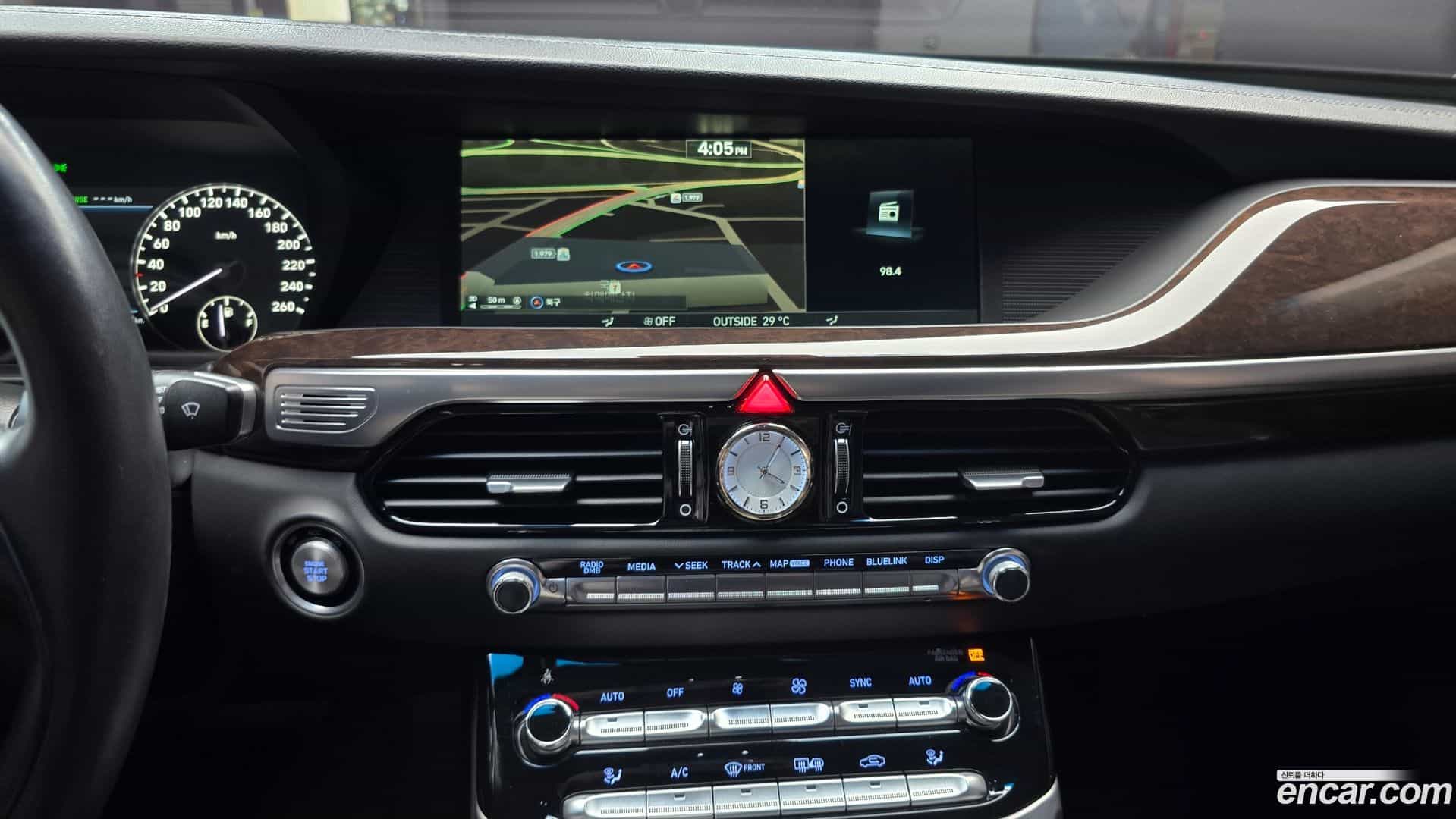 EQ900 Genesis 2016.1-OPTION-018