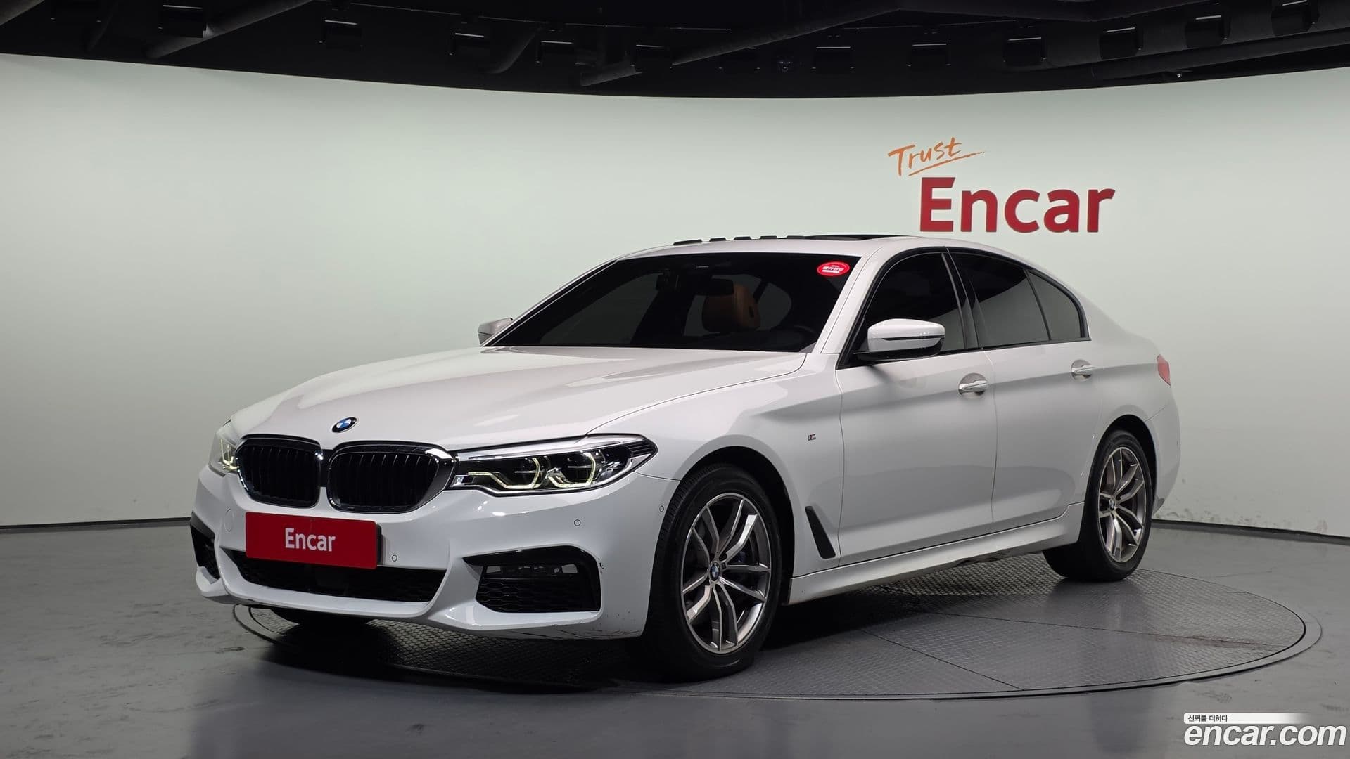 Main__Slider__Photo:5-Series BMW 2017.8-0