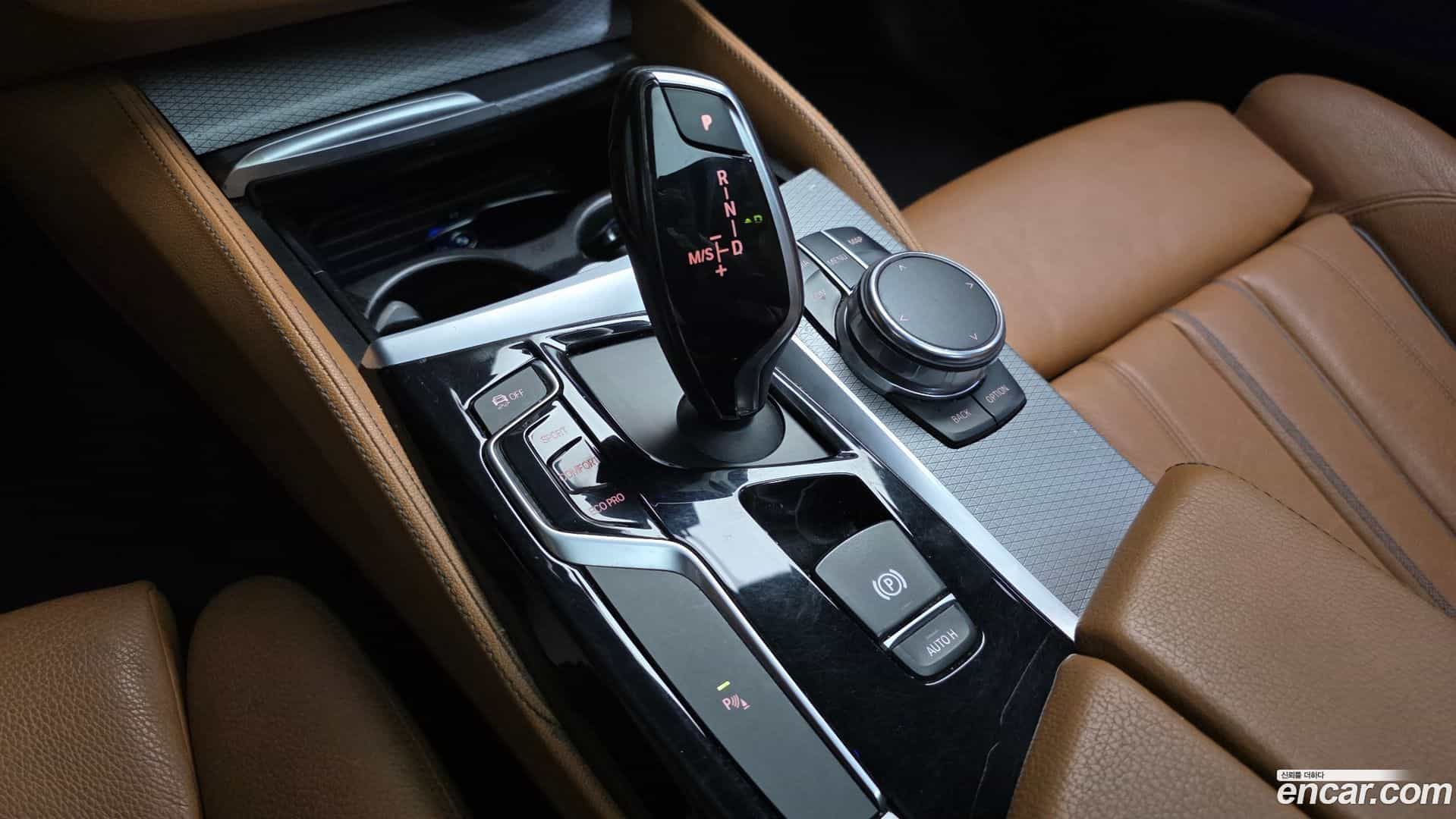 5-Series BMW 2017.8-INNER-009