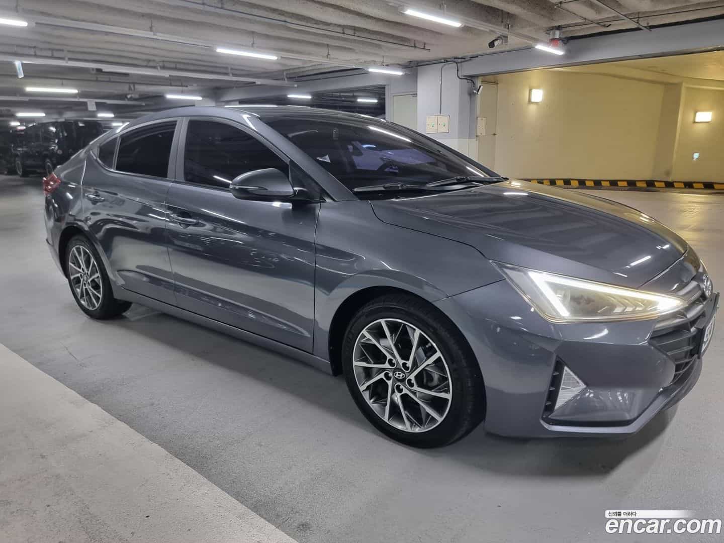 AVANTE Hyundai 2018.9-OUTER-003