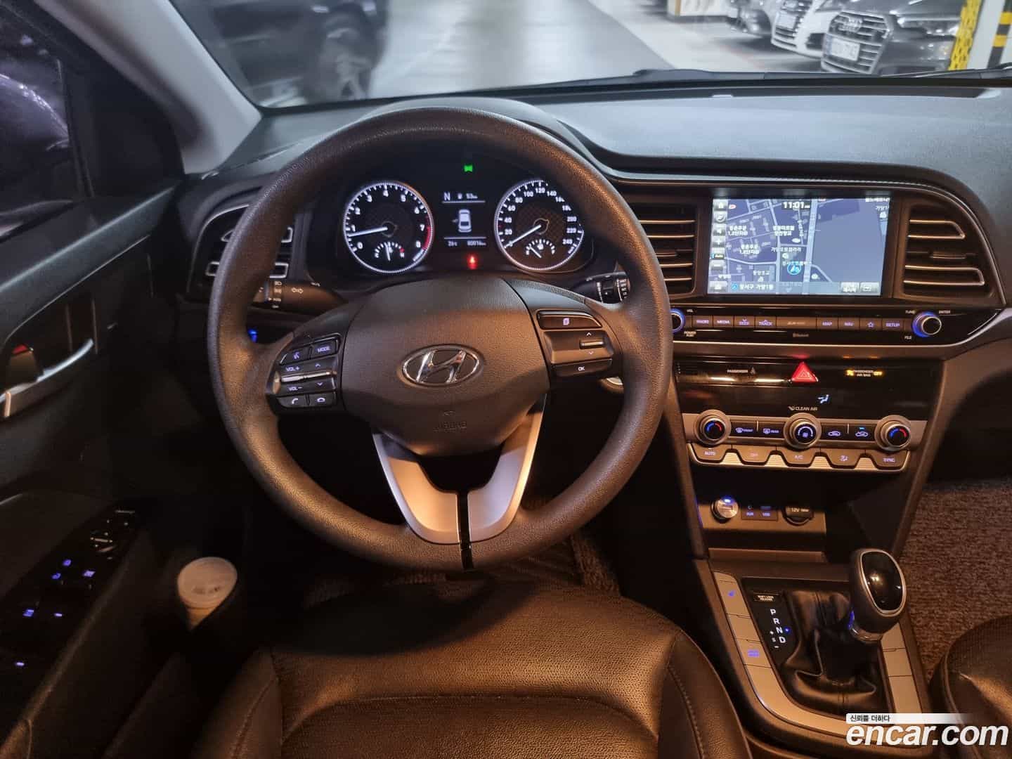 AVANTE Hyundai 2018.9-INNER-007