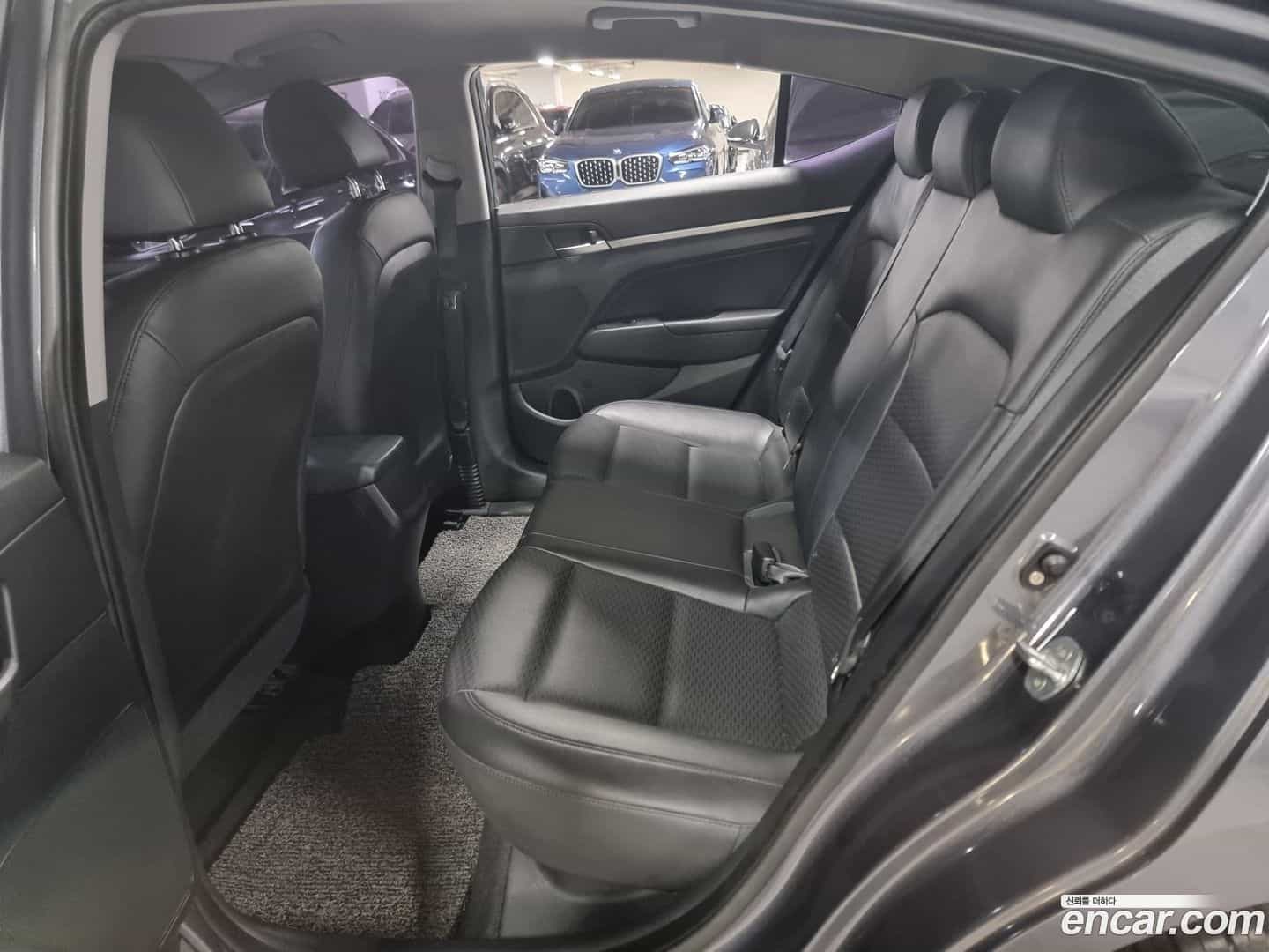 AVANTE Hyundai 2018.9-INNER-009