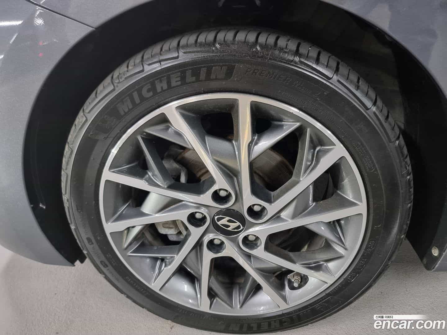 AVANTE Hyundai 2018.9-OPTION-016