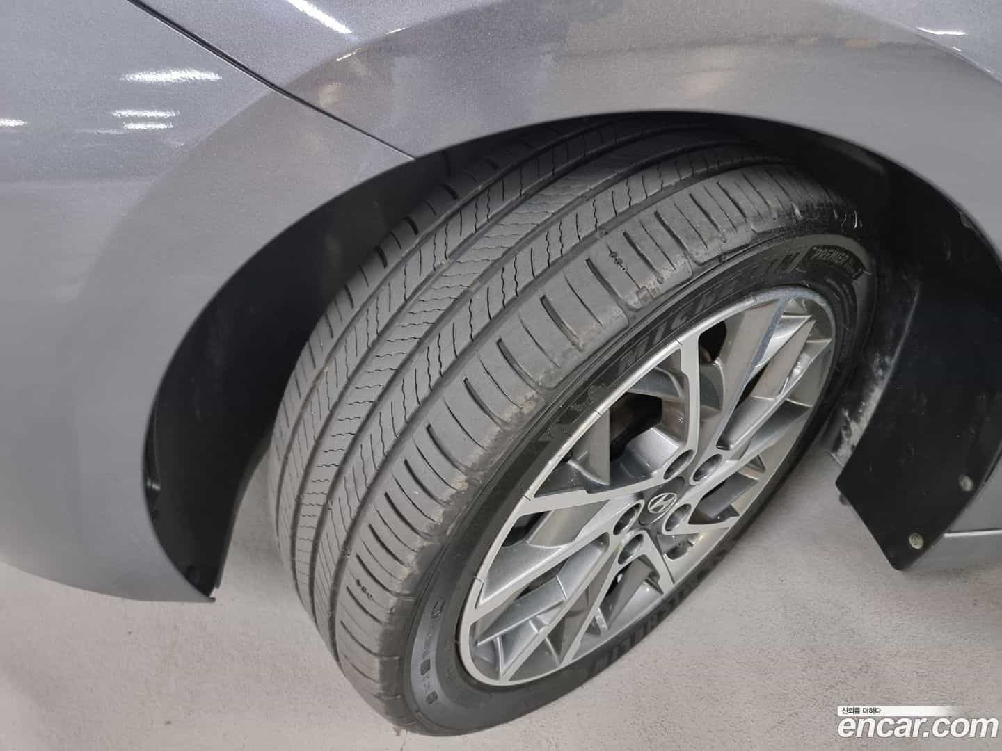 AVANTE Hyundai 2018.9-OPTION-017