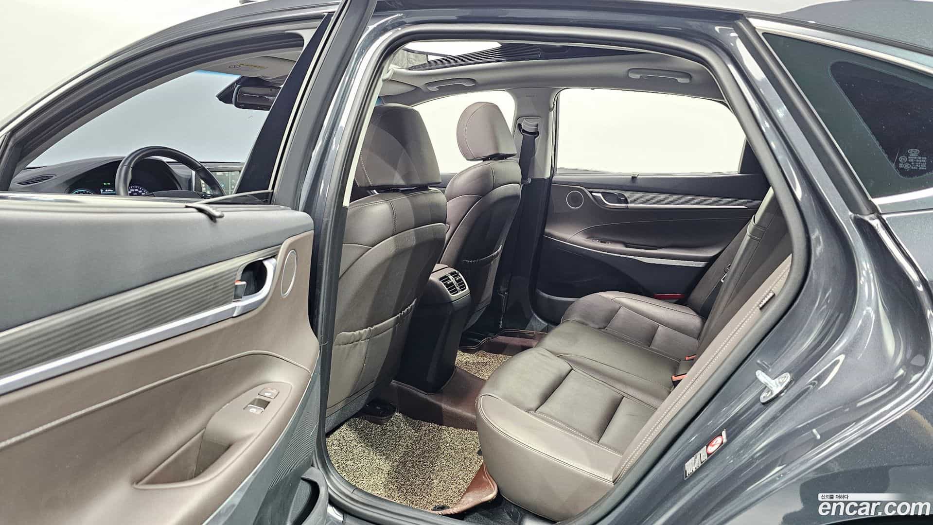 Grandeur Hyundai 2017.4-OPTION-015
