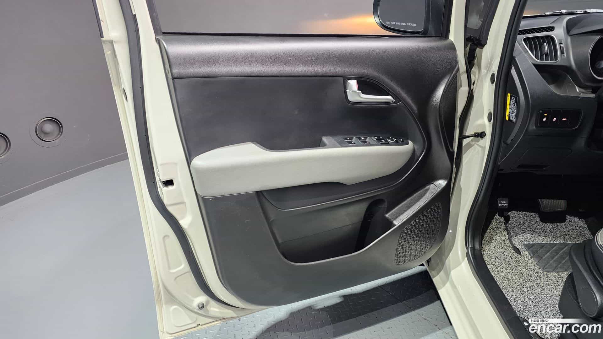 RAY Kia 2022.3-INNER-034