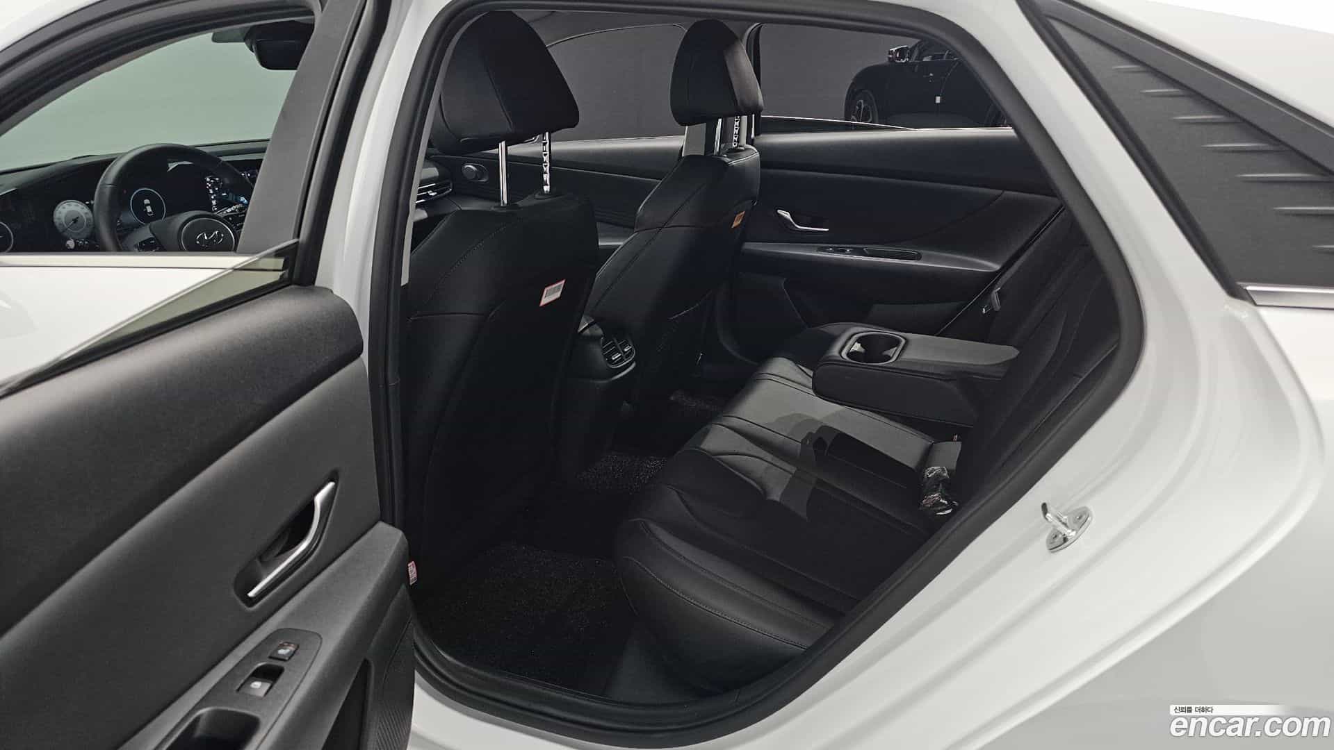 AVANTE Hyundai 2020.3-OPTION-016
