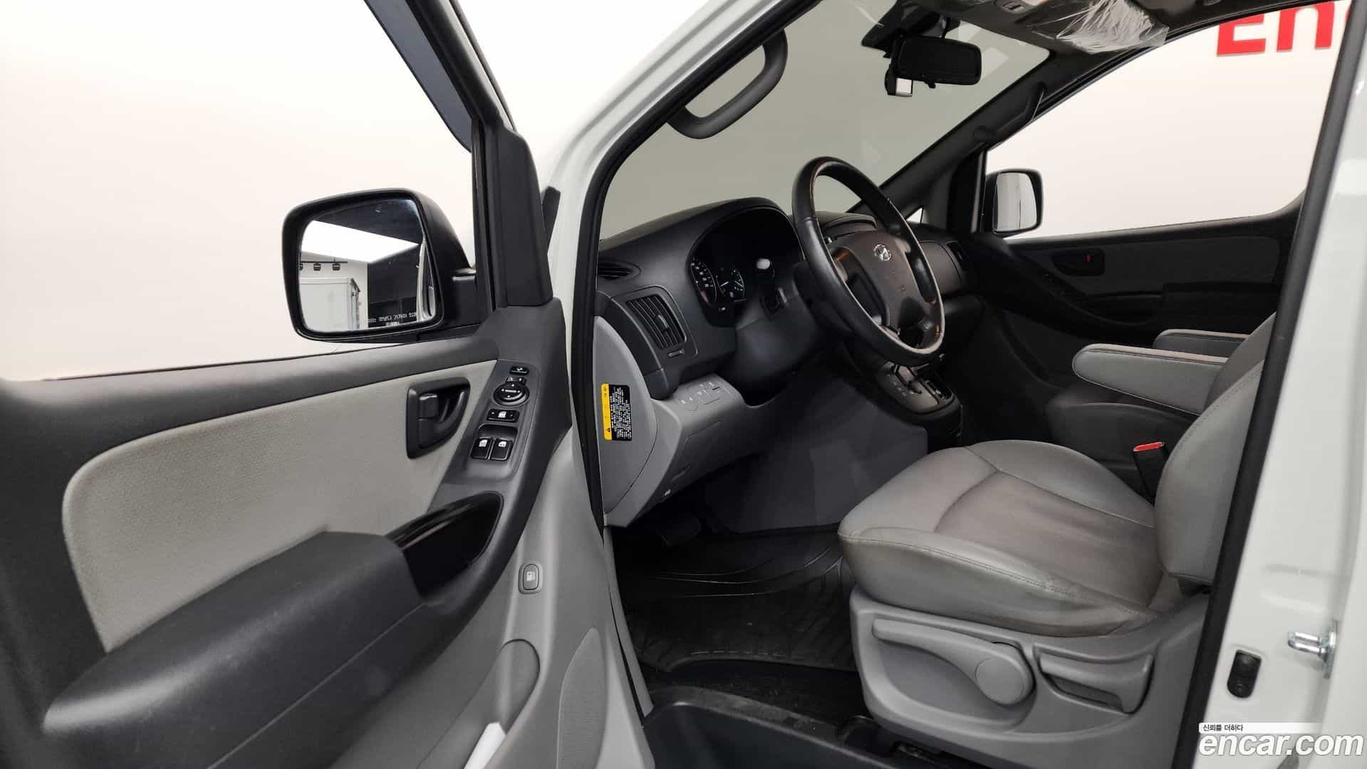 Starex Hyundai 2021.2-INNER-010
