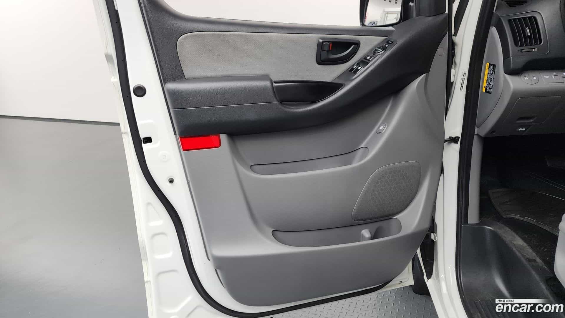 Starex Hyundai 2021.2-INNER-034