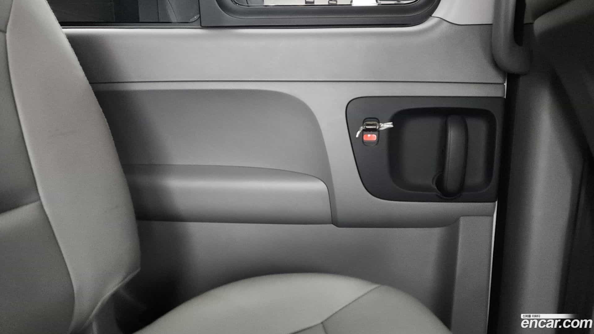 Starex Hyundai 2021.2-INNER-035