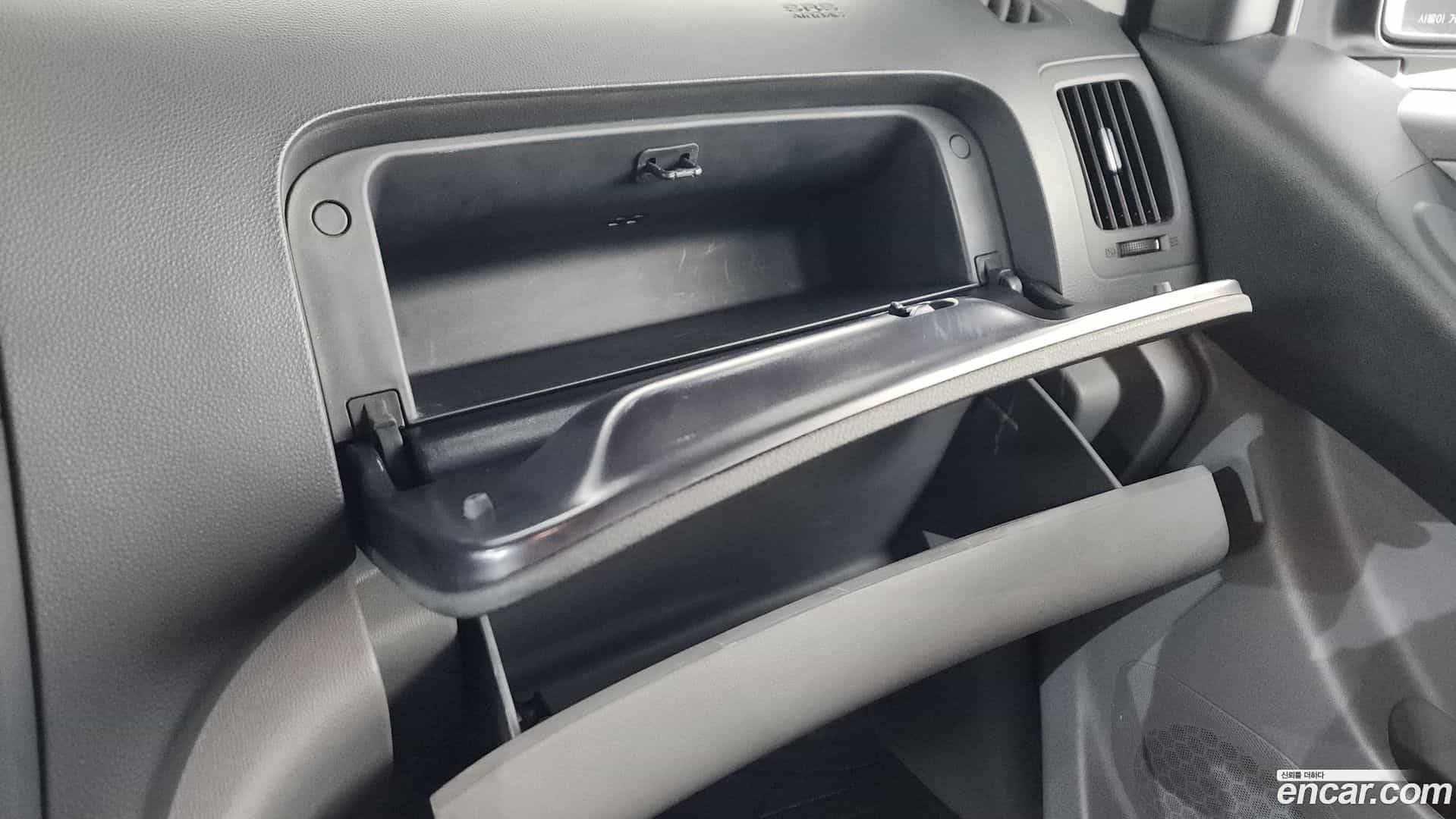 Starex Hyundai 2021.2-OPTION-042