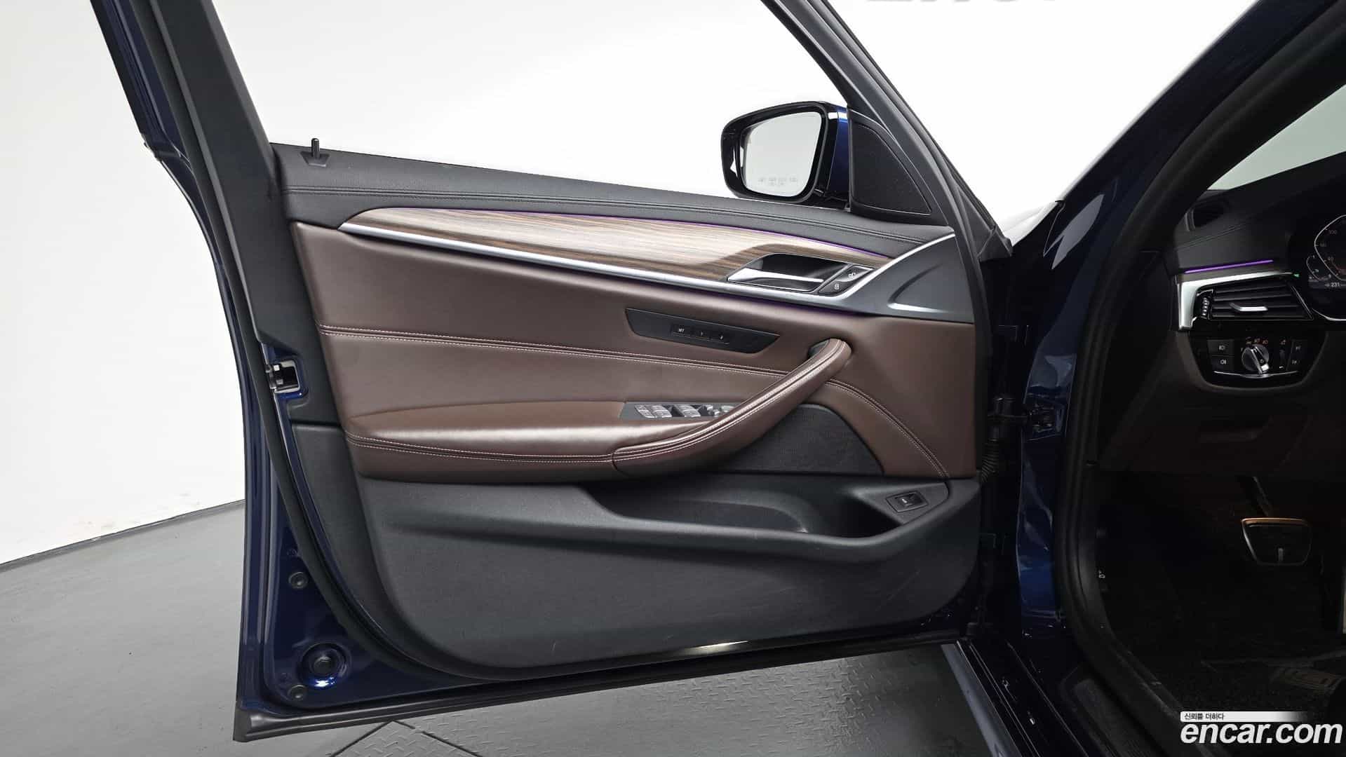 5-Series BMW 2019.11-INNER-034