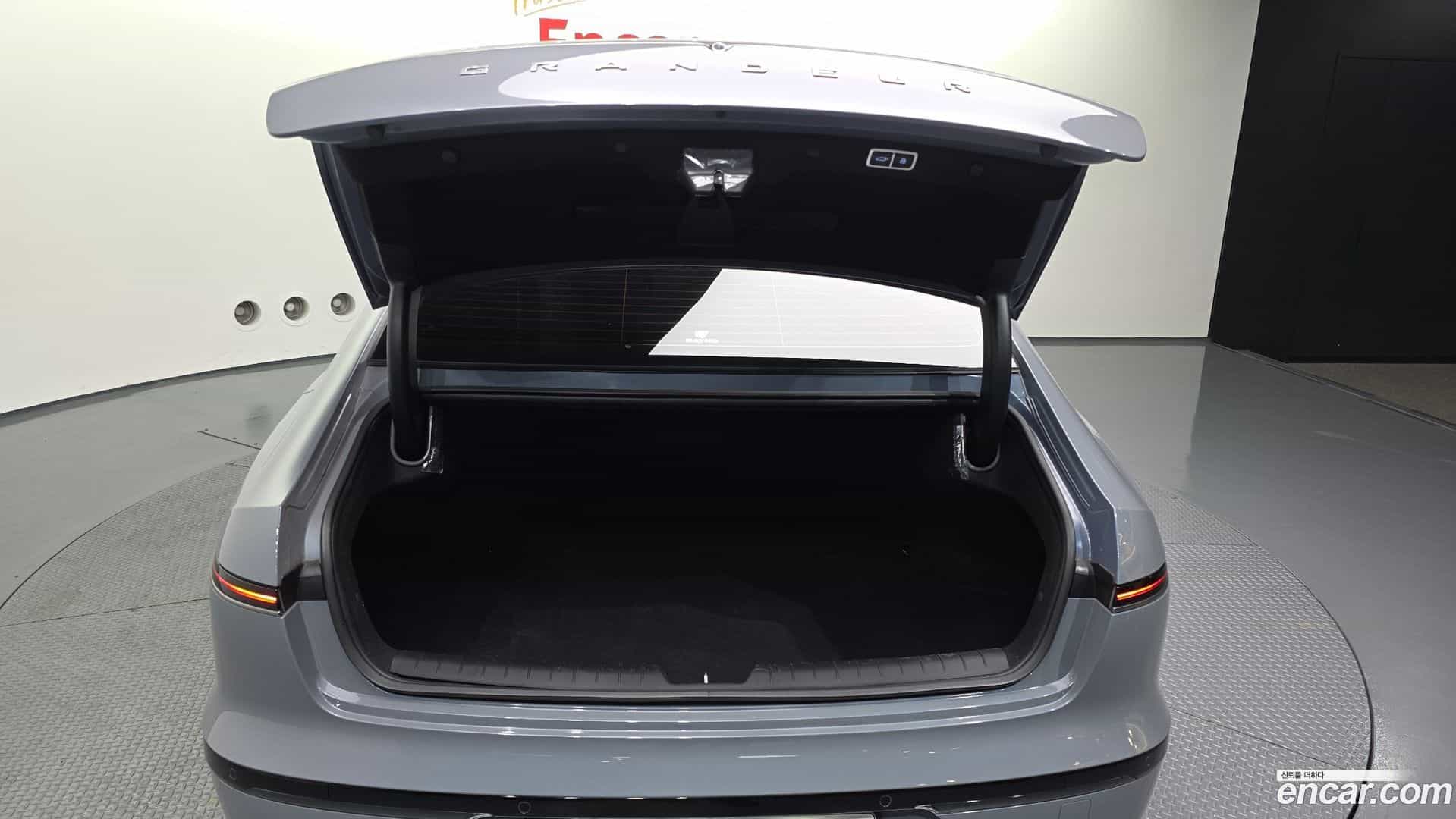 Grandeur Hyundai 2023.10-OPTION-024