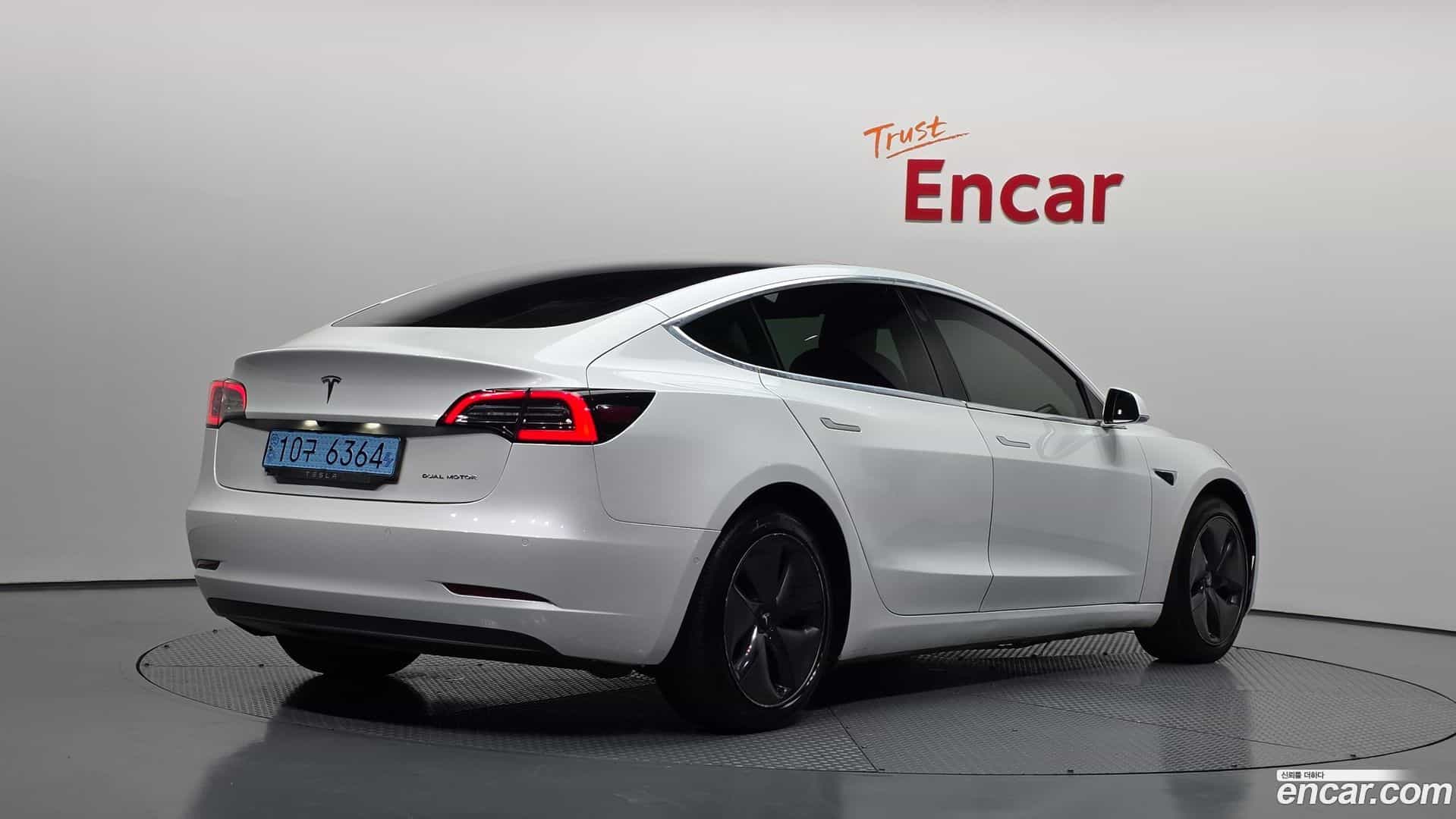 Model 3 Tesla 2020.6-OUTER-002