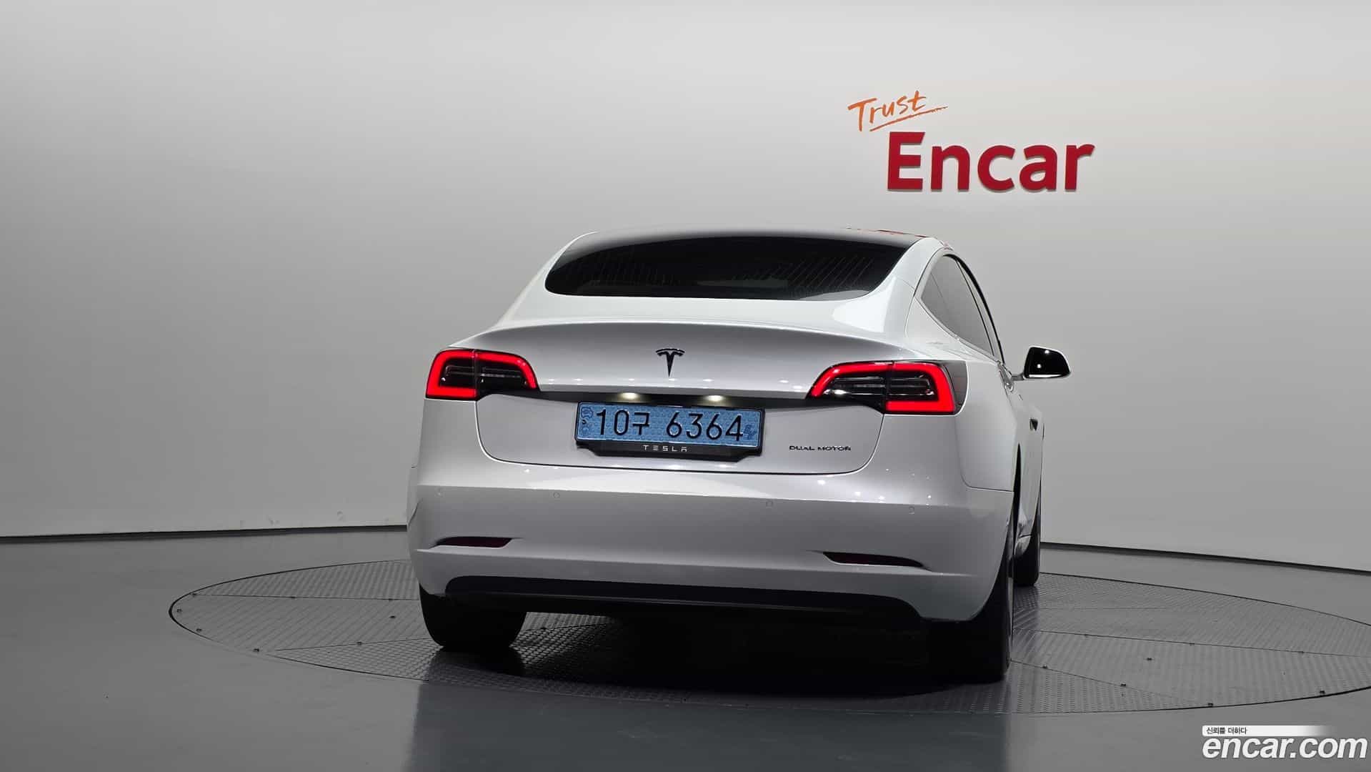 Model 3 Tesla 2020.6-OUTER-004