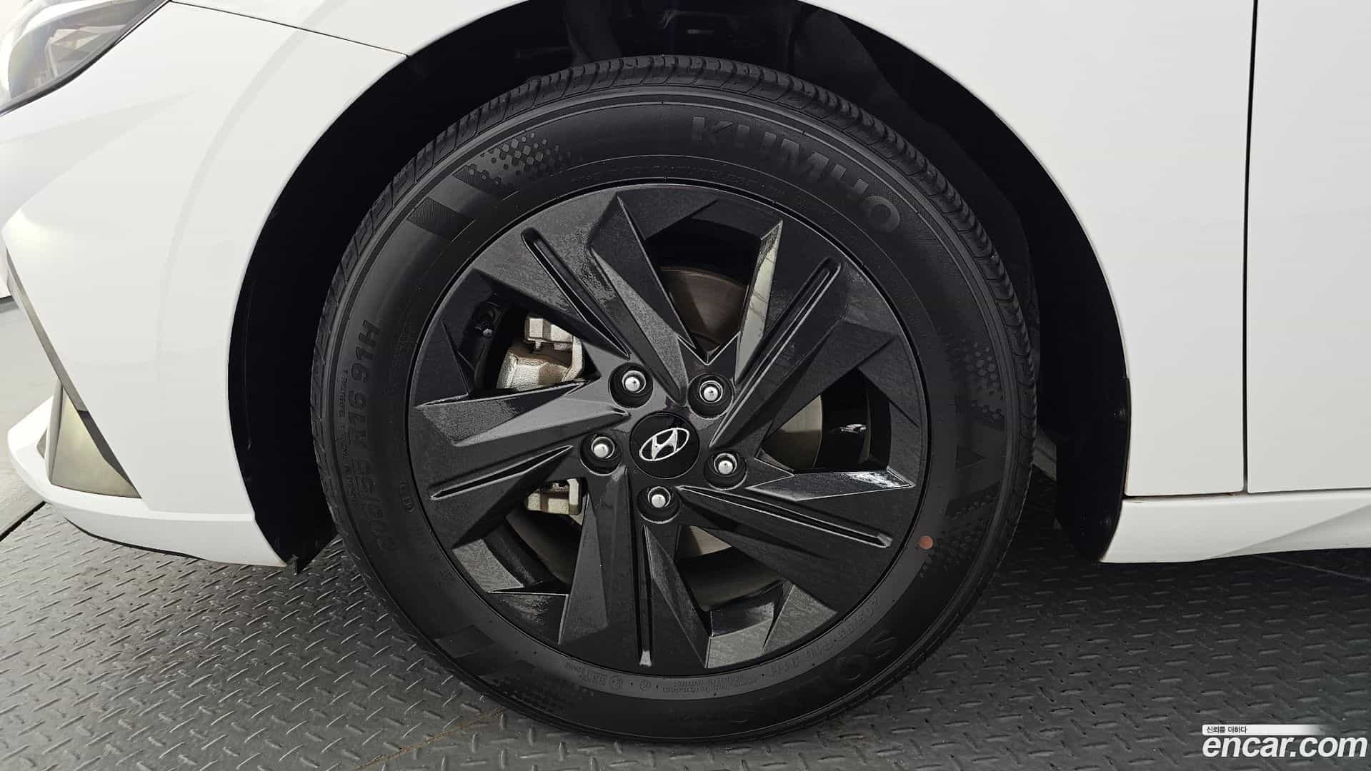 AVANTE Hyundai 2021.0-OUTER-005