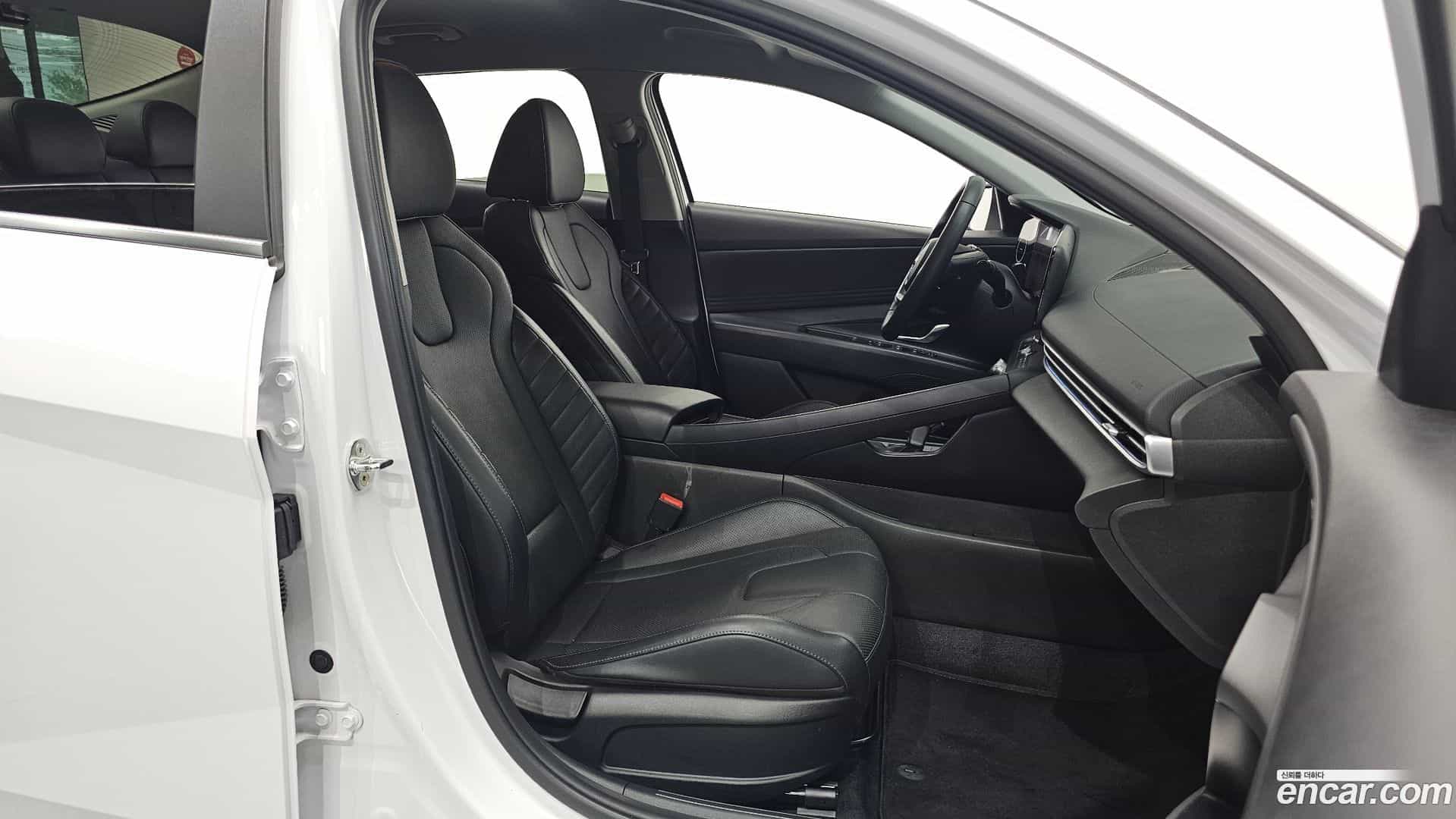 AVANTE Hyundai 2021.0-INNER-010