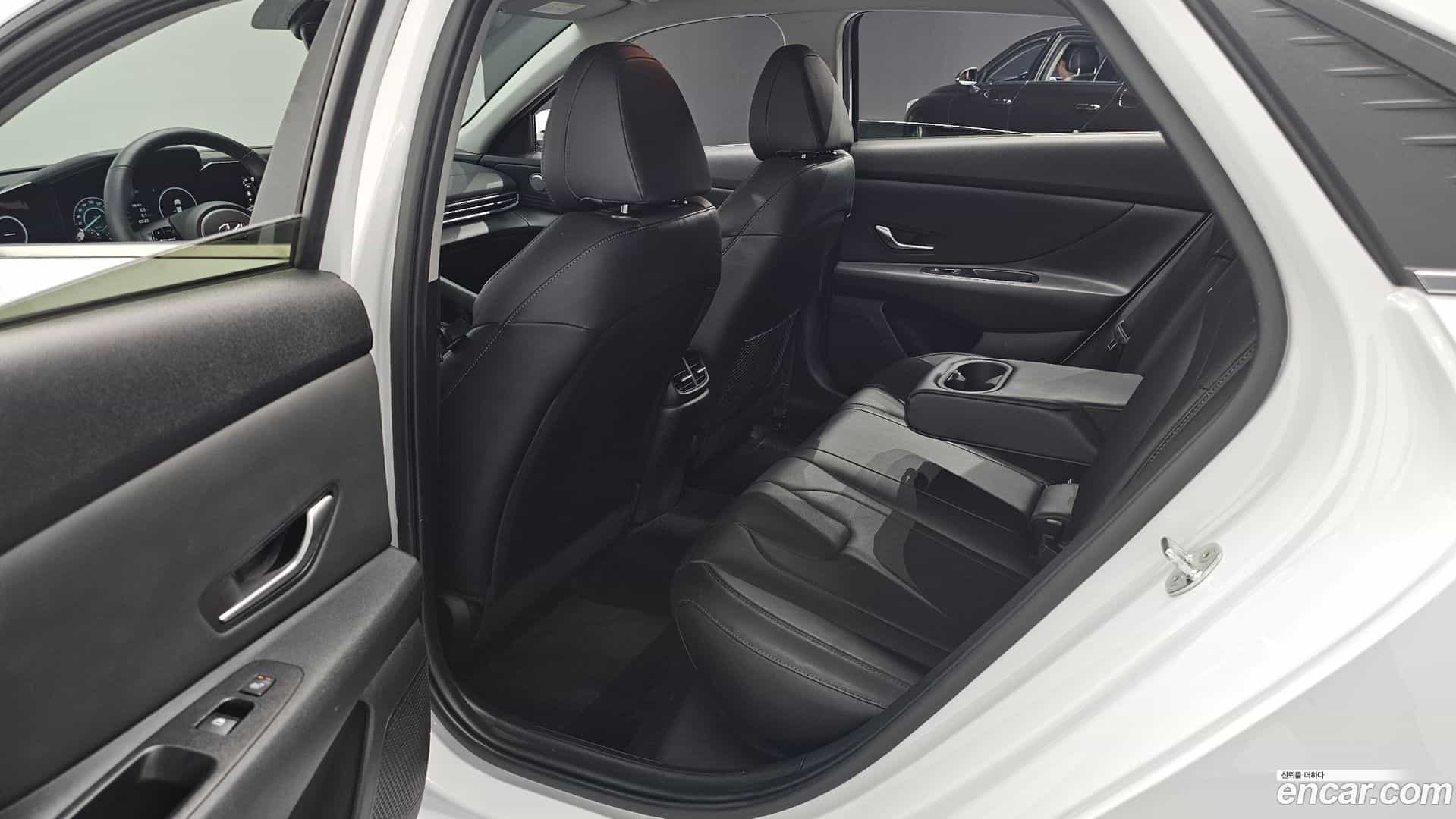 AVANTE Hyundai 2021.0-OPTION-015