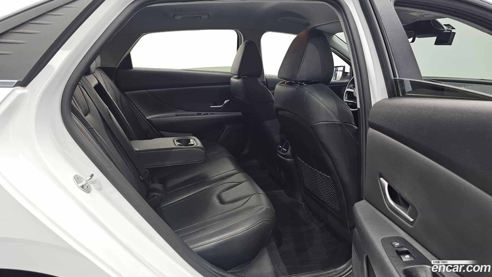 AVANTE Hyundai 2021.0-INNER-036