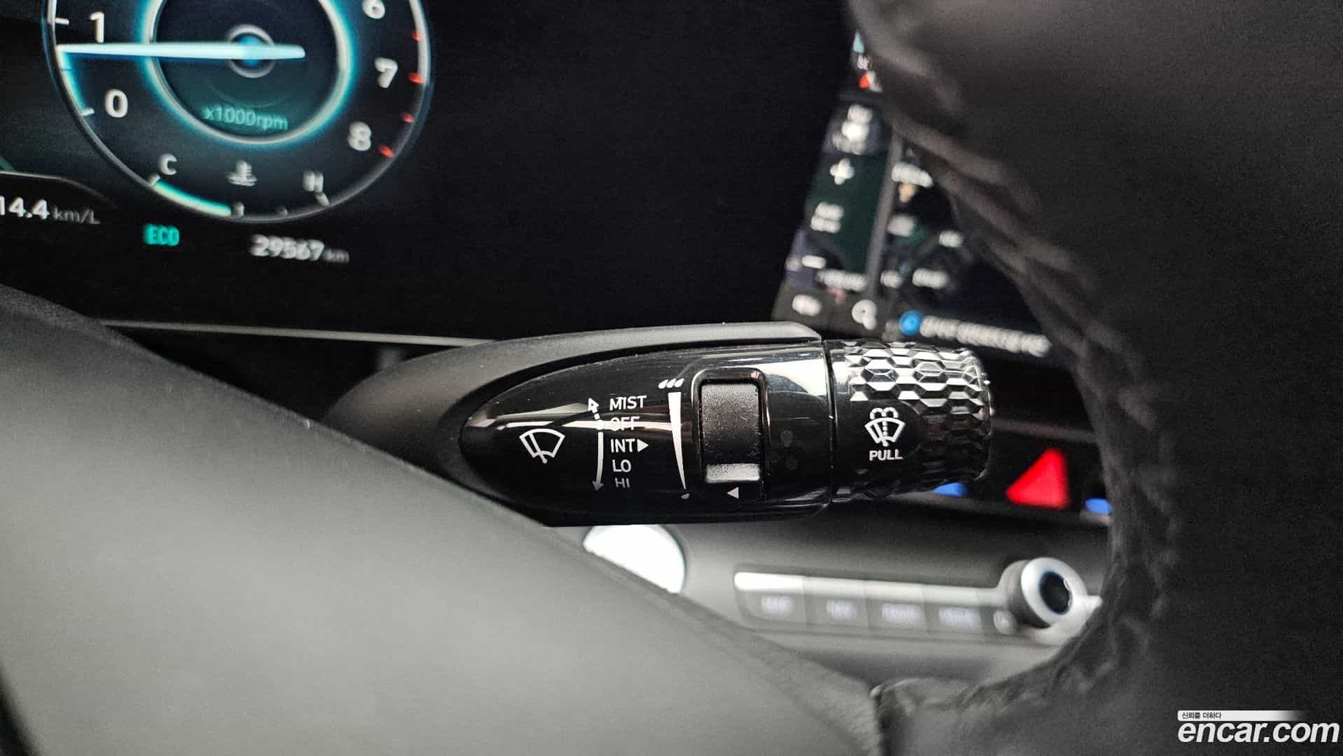 AVANTE Hyundai 2021.0-OPTION-041