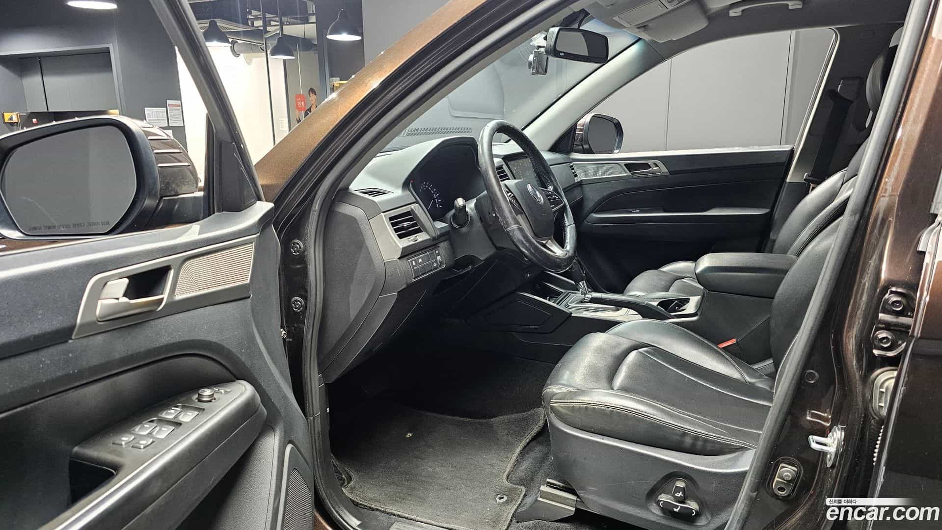Rexton KG Mobility 2018.5-INNER-010