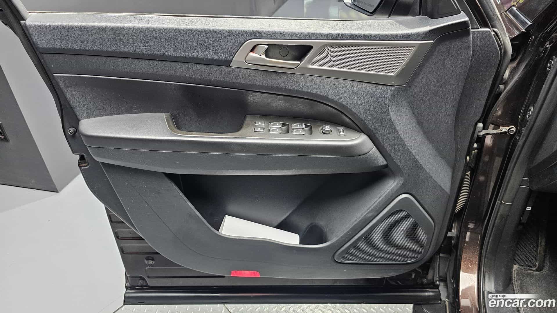 Rexton KG Mobility 2018.5-INNER-034