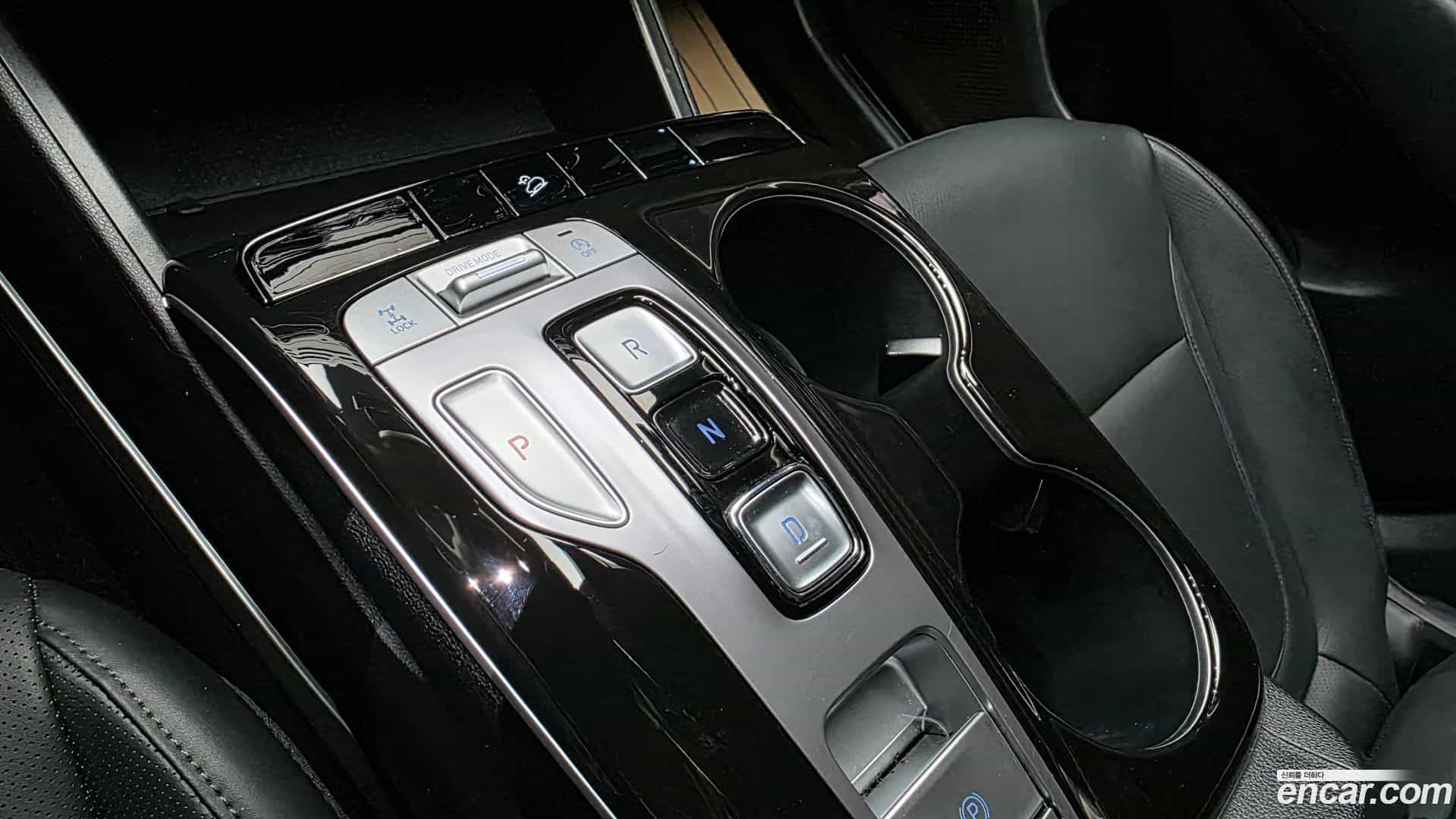 Tucson Hyundai 2021.5-INNER-009